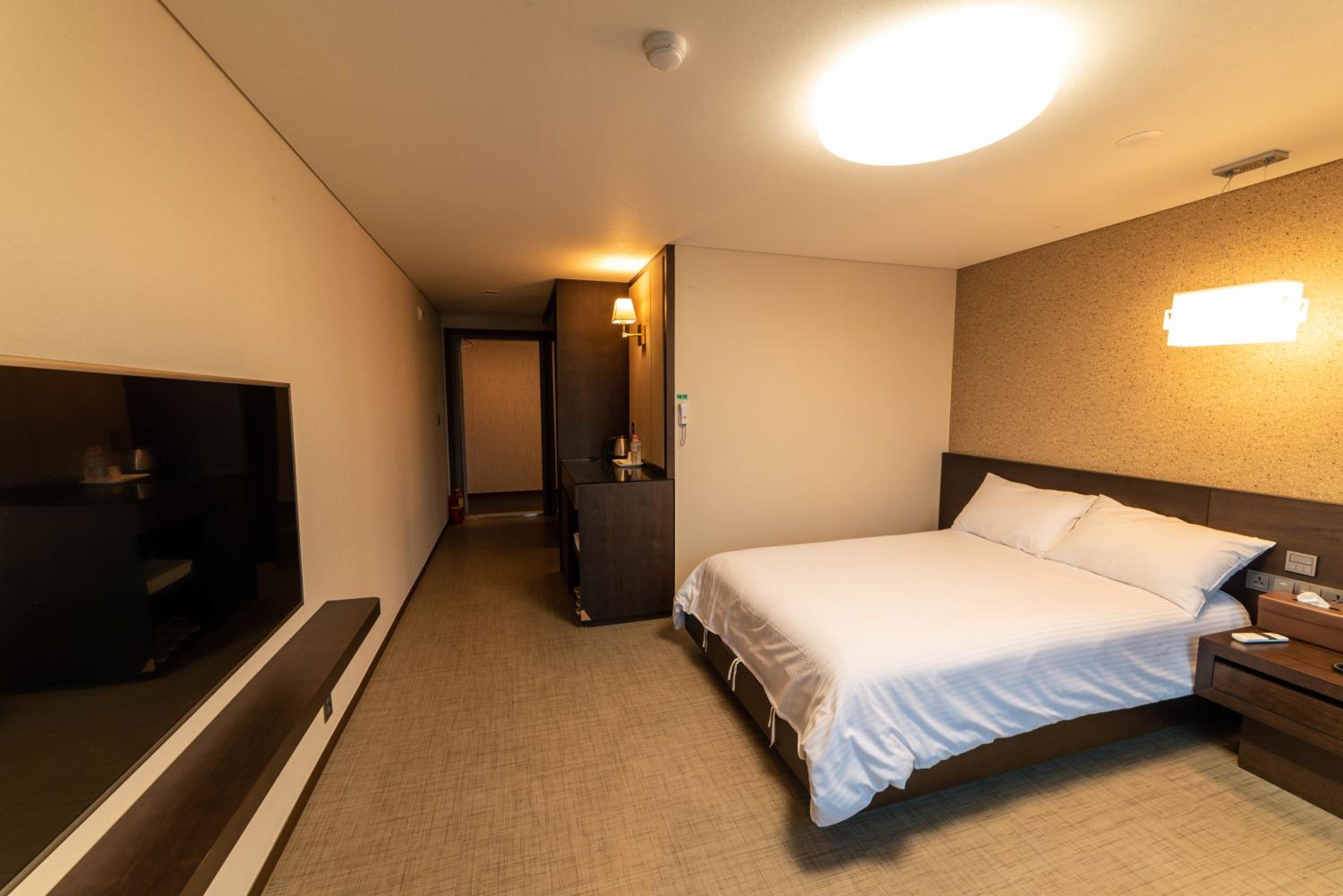 Double Room - Photo 2