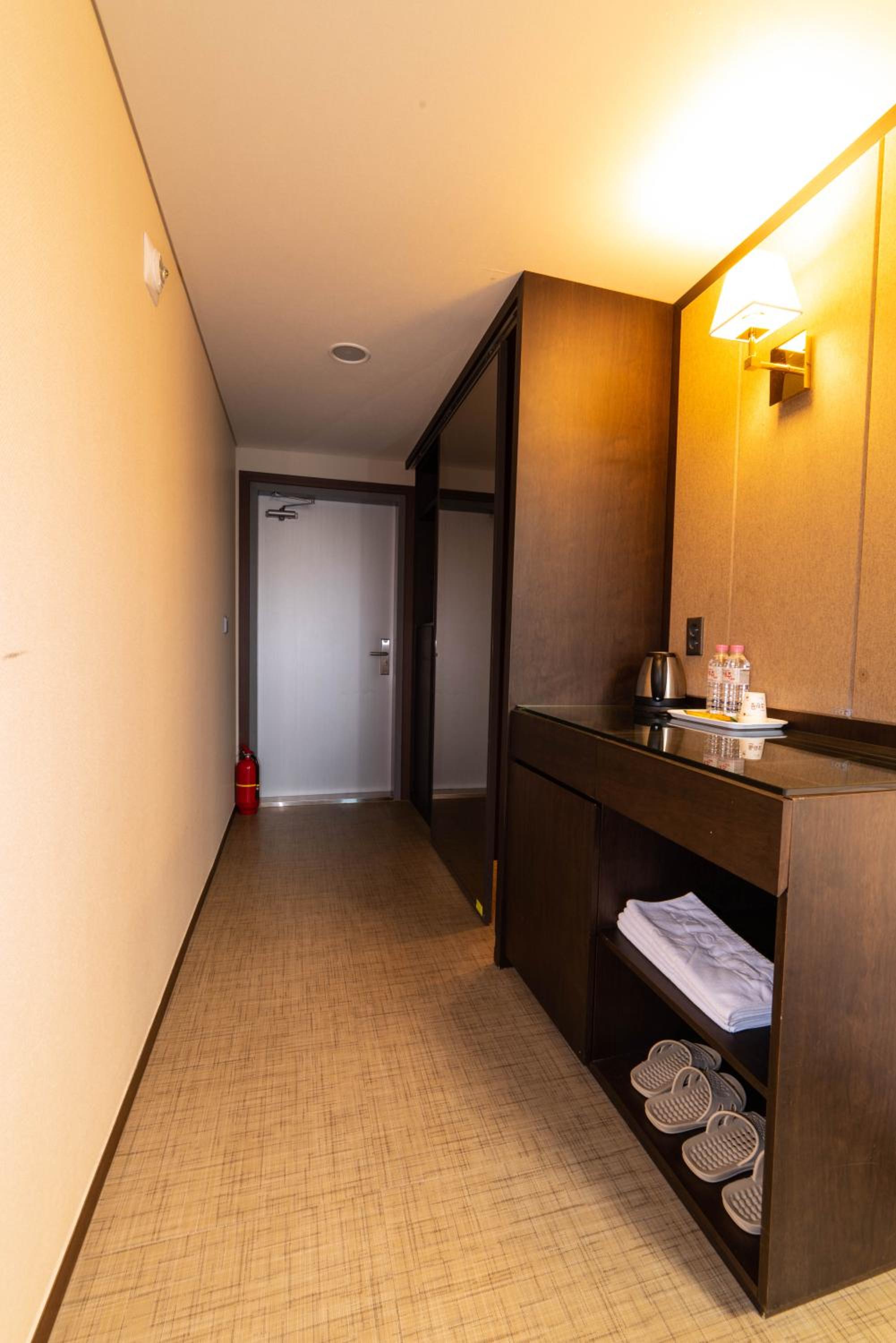Double Room - Photo 10