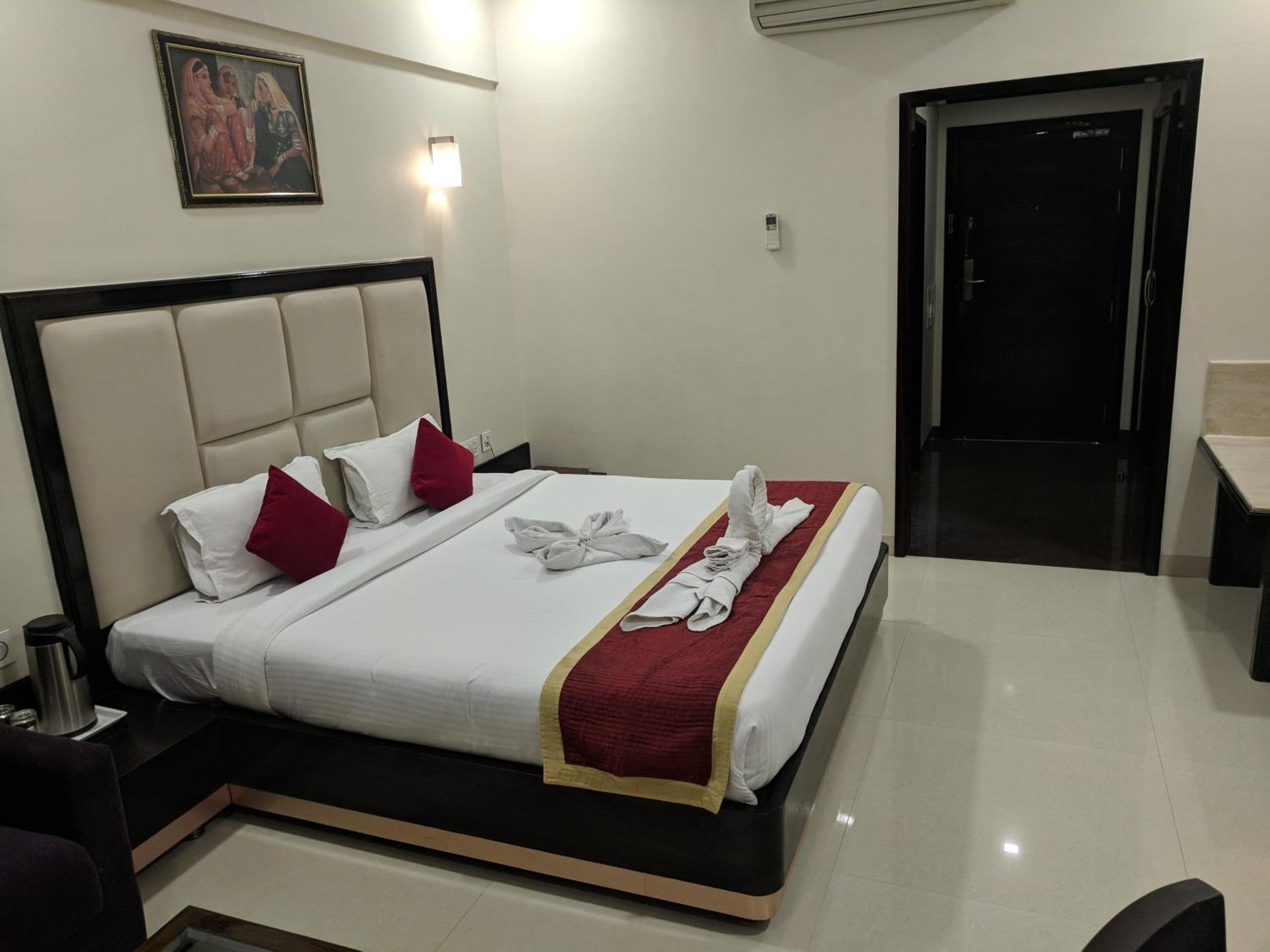 Deluxe Double or Twin Room photo 1