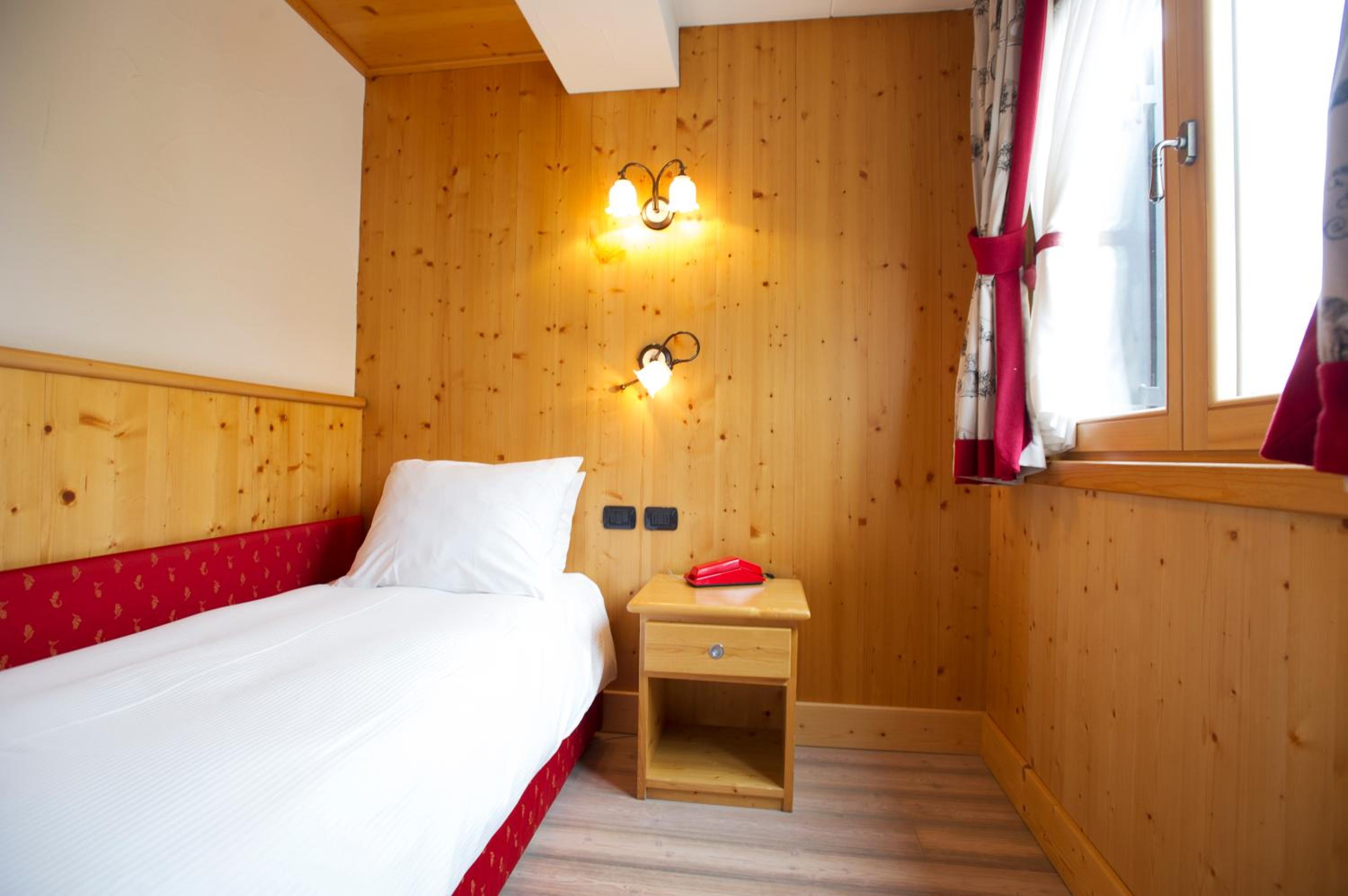Single Room photo 2