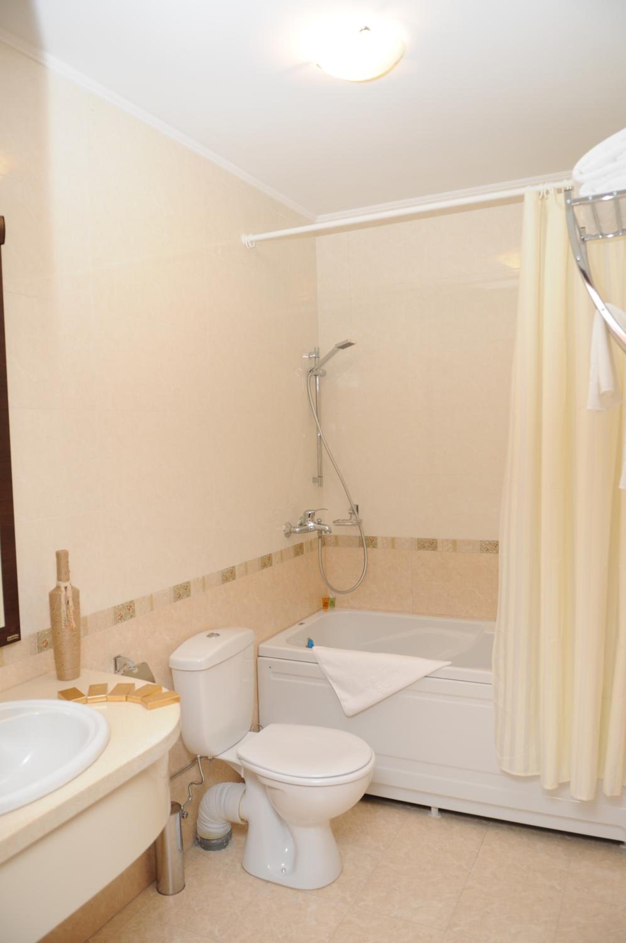 Superior Triple Room photo 3