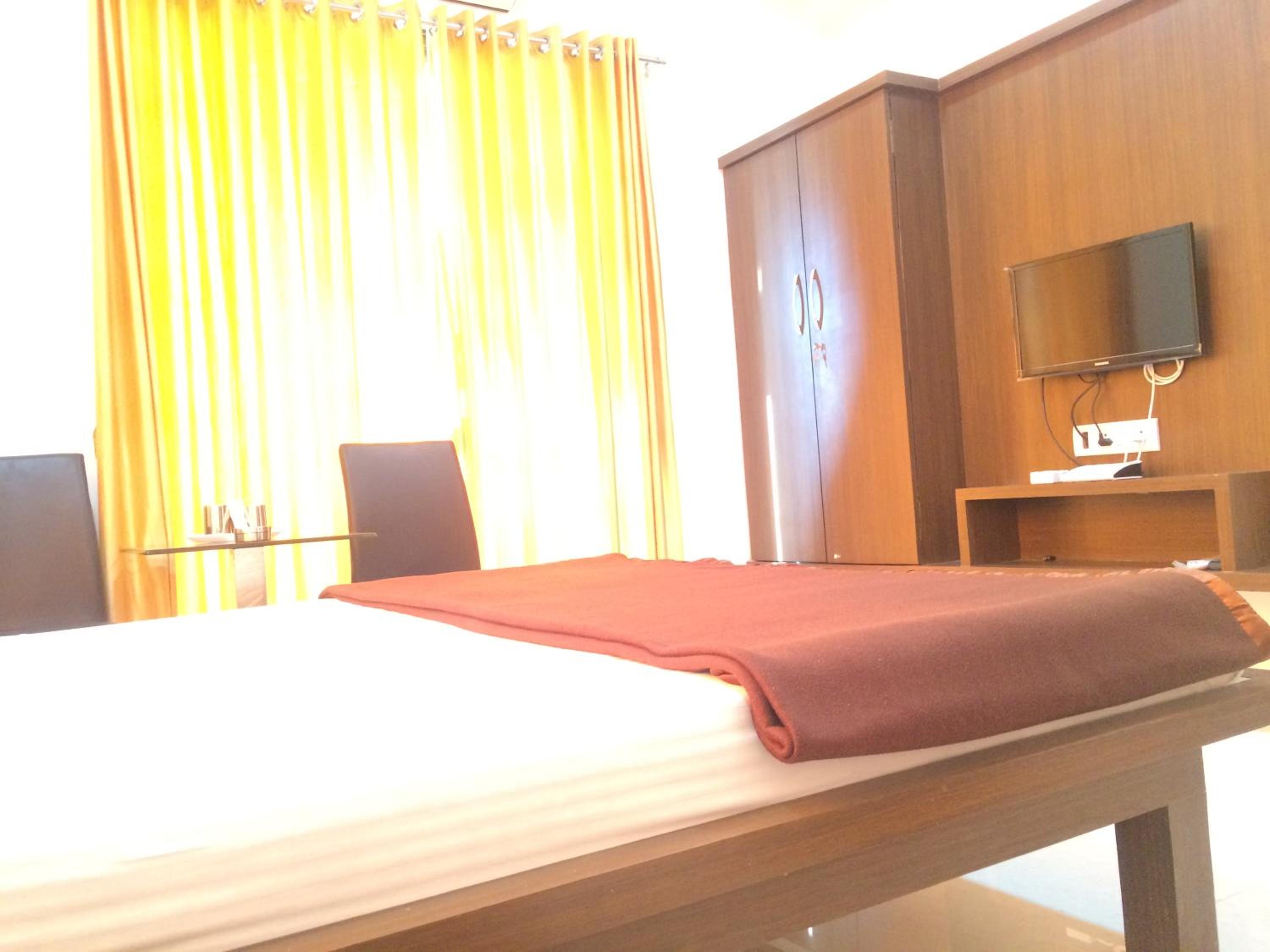 Deluxe Double Room (2 Adults + 1 Child) photo 3