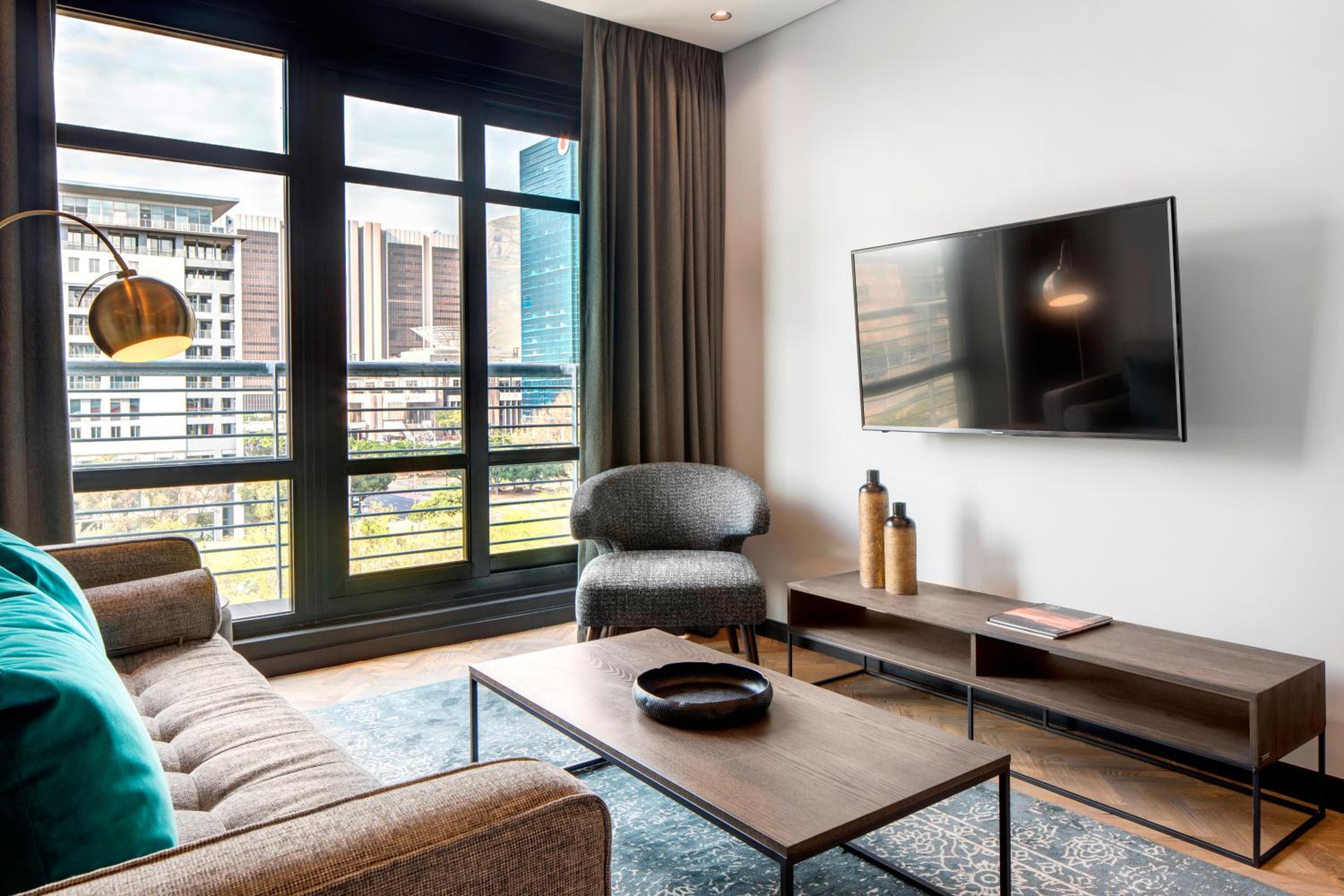 Deluxe Studio Apartment with Mountain View photo 3