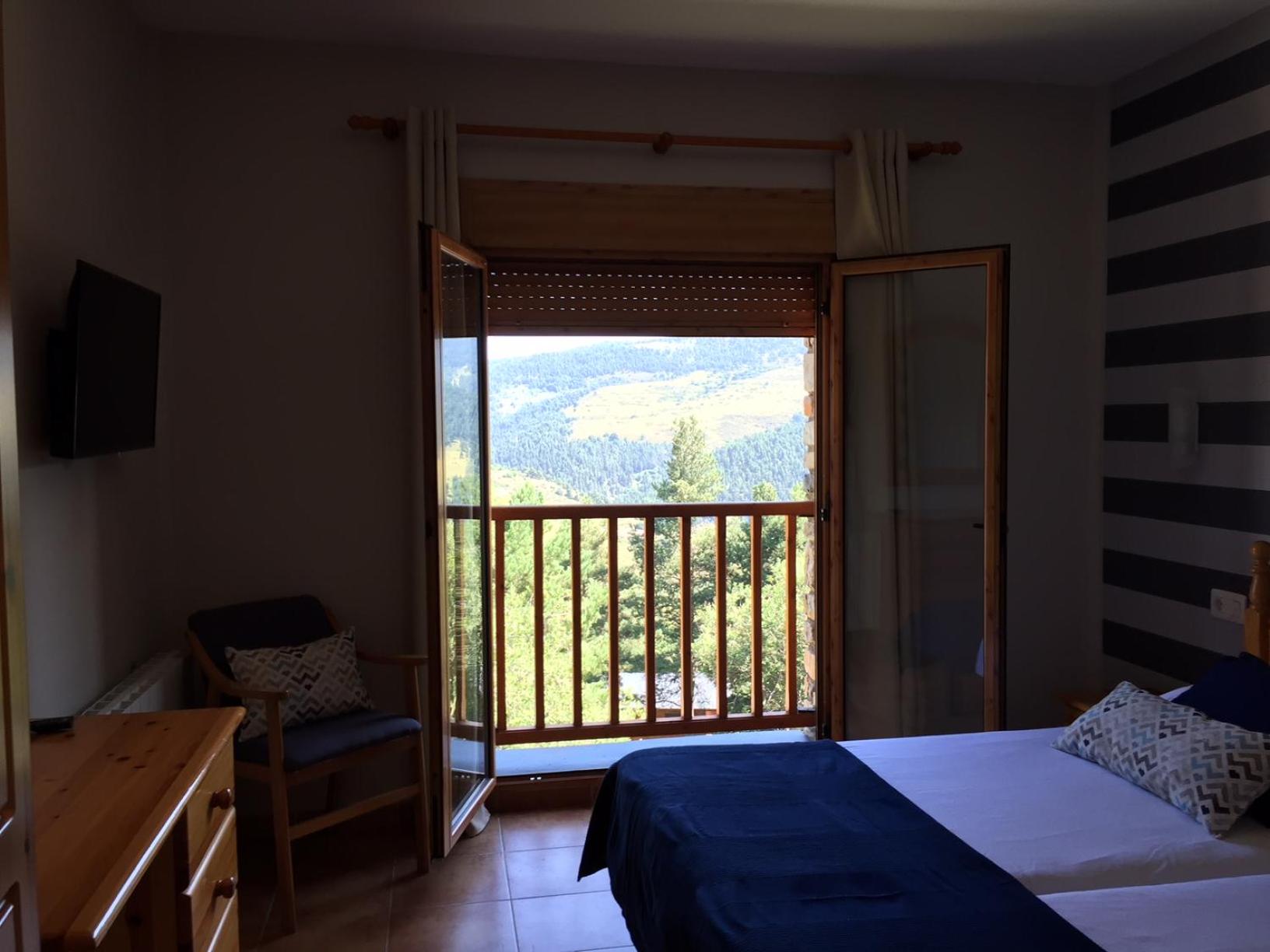 Double Standard Room - Photo 10