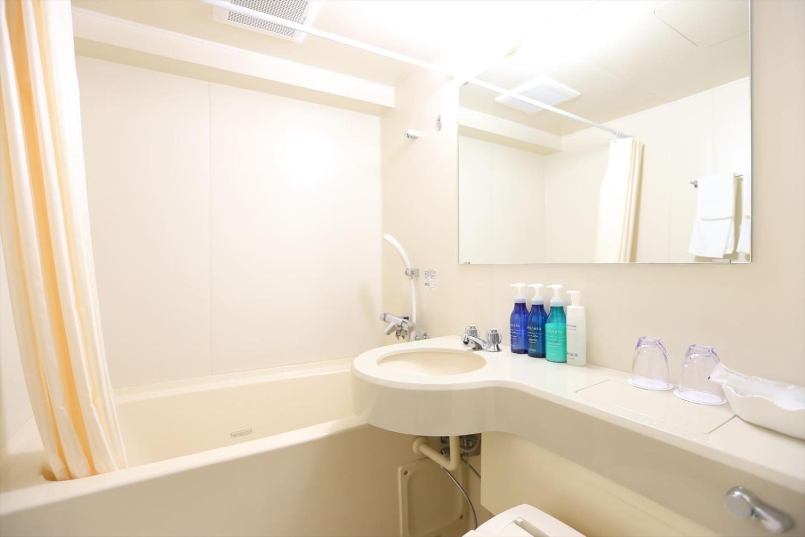 Double Room with Small Double Bed - Non-Smoking photo 2