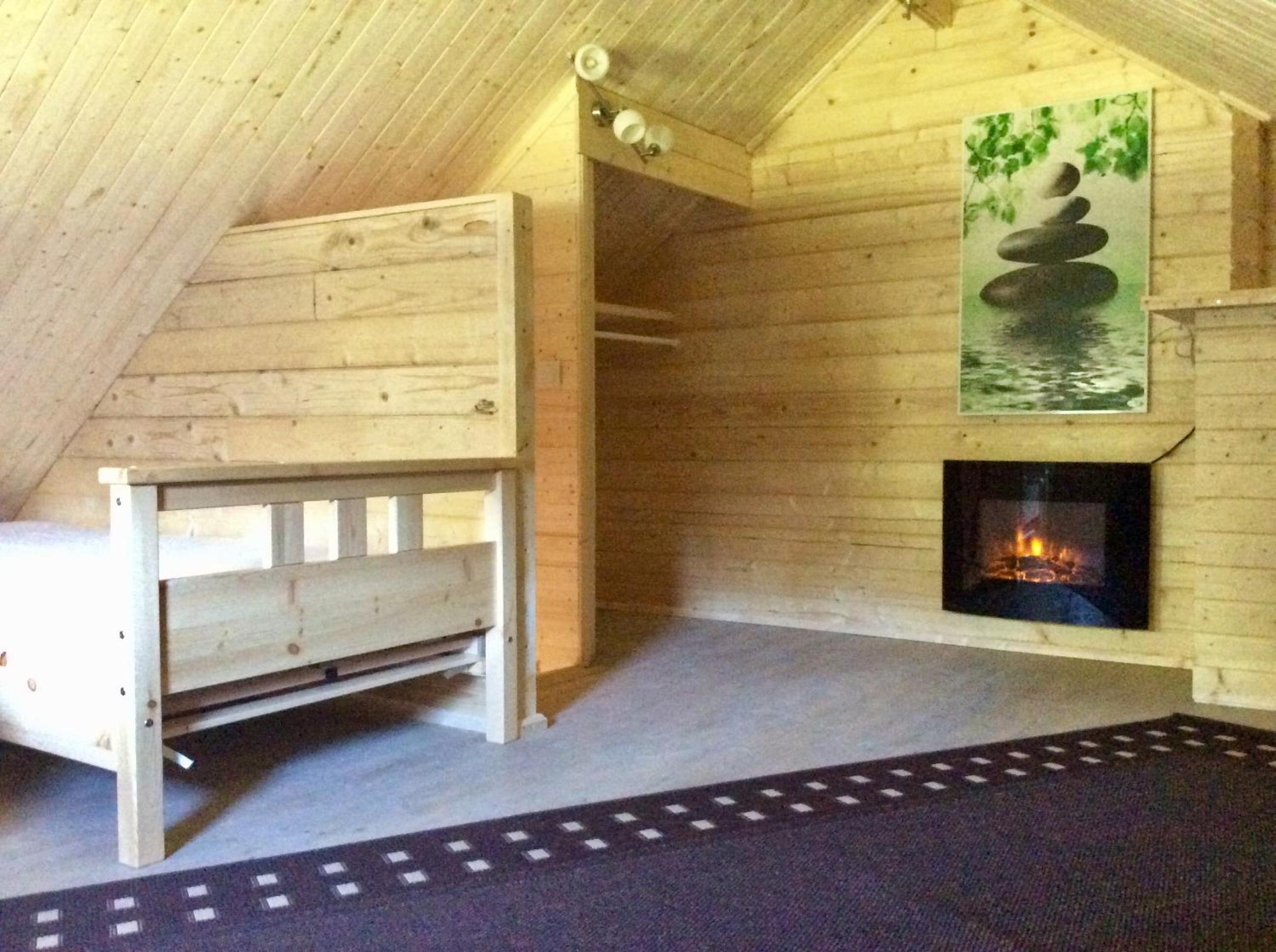 Three-Bedroom House photo 3