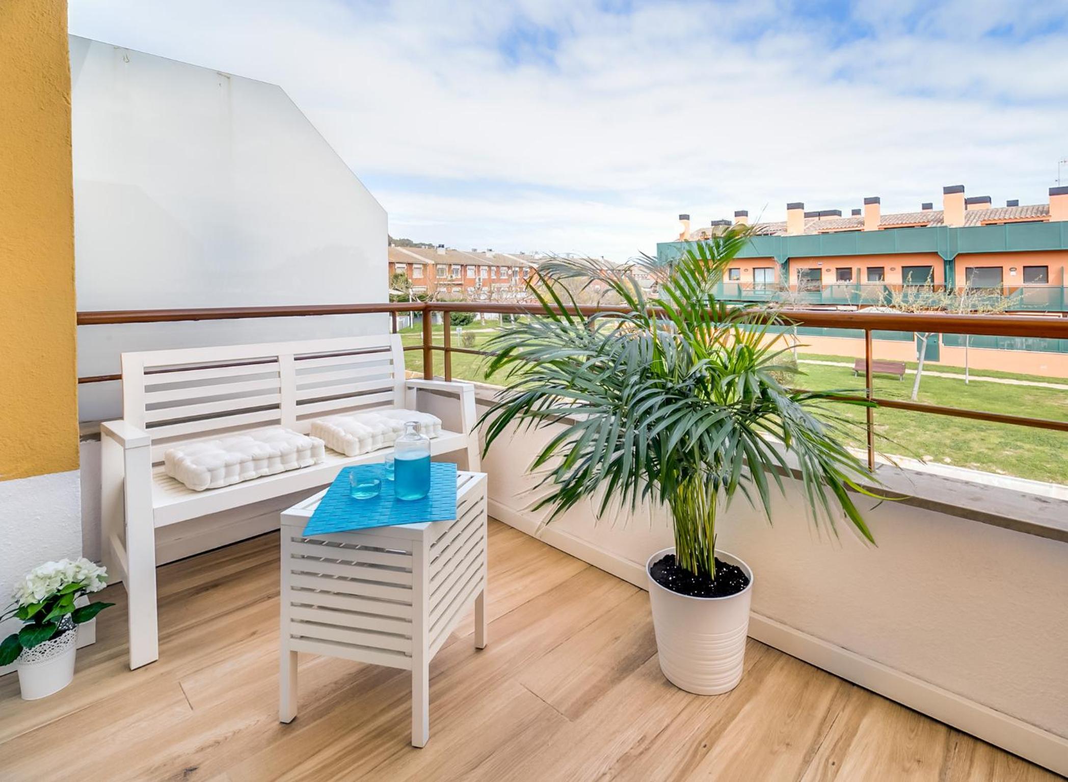 Apartment with Balcony photo 3