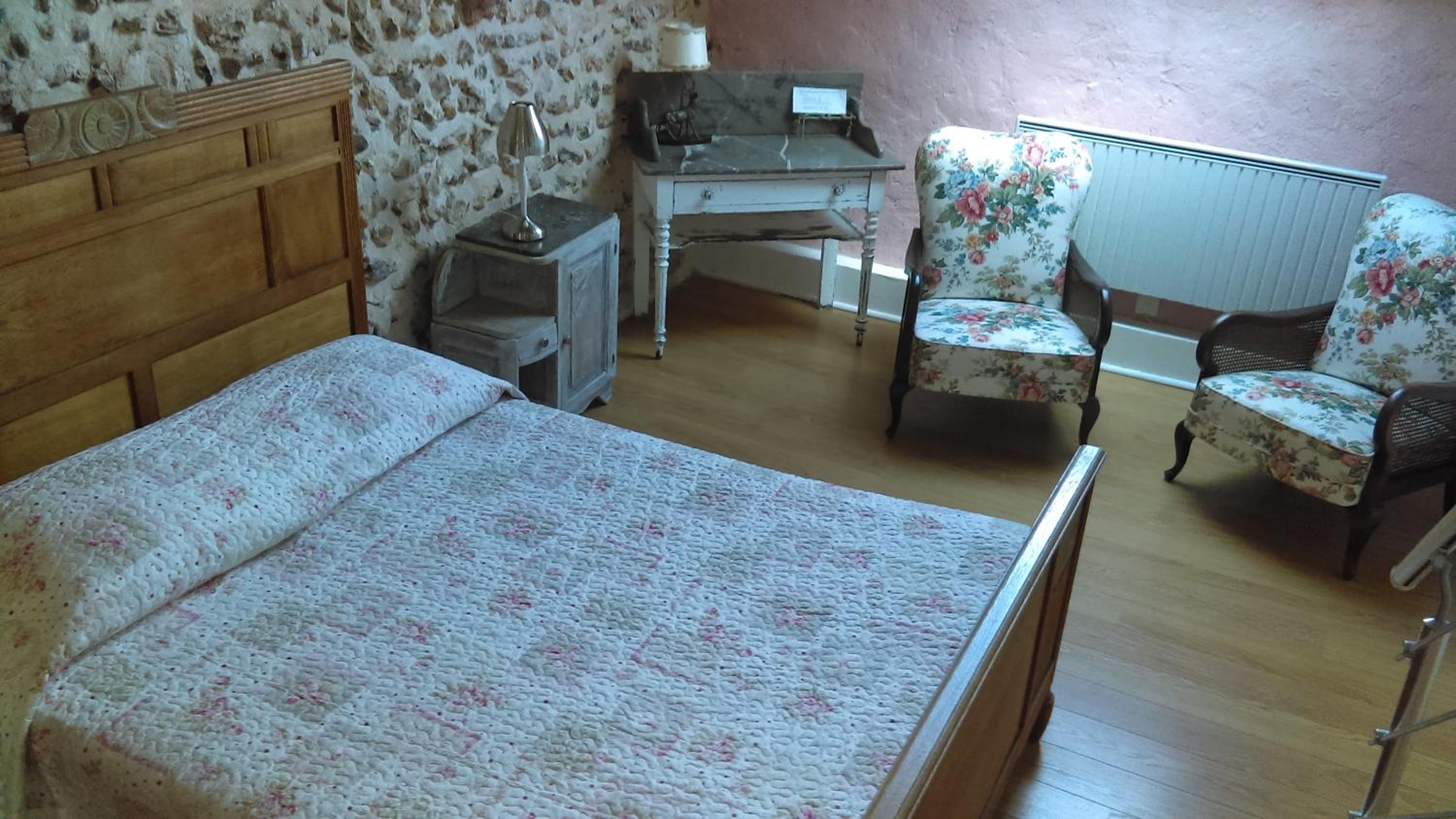 Double Room with Extra Bed - Photo 1
