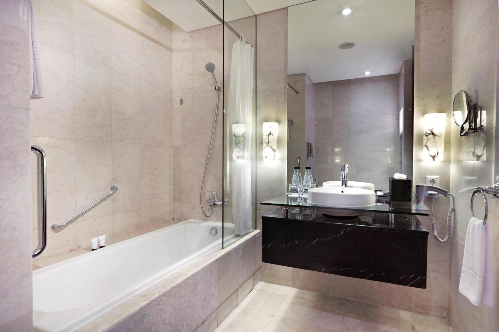 Available room