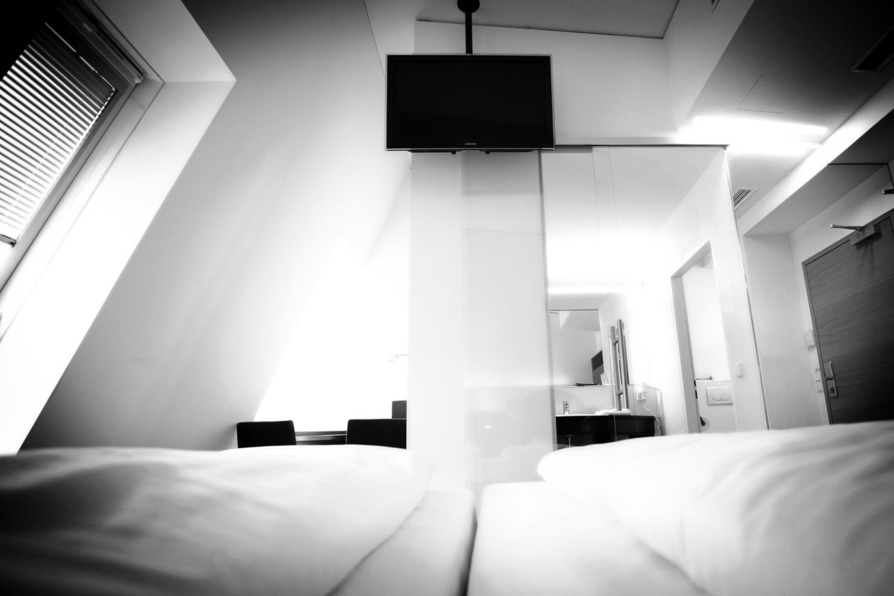 Business Double Room - Photo 16