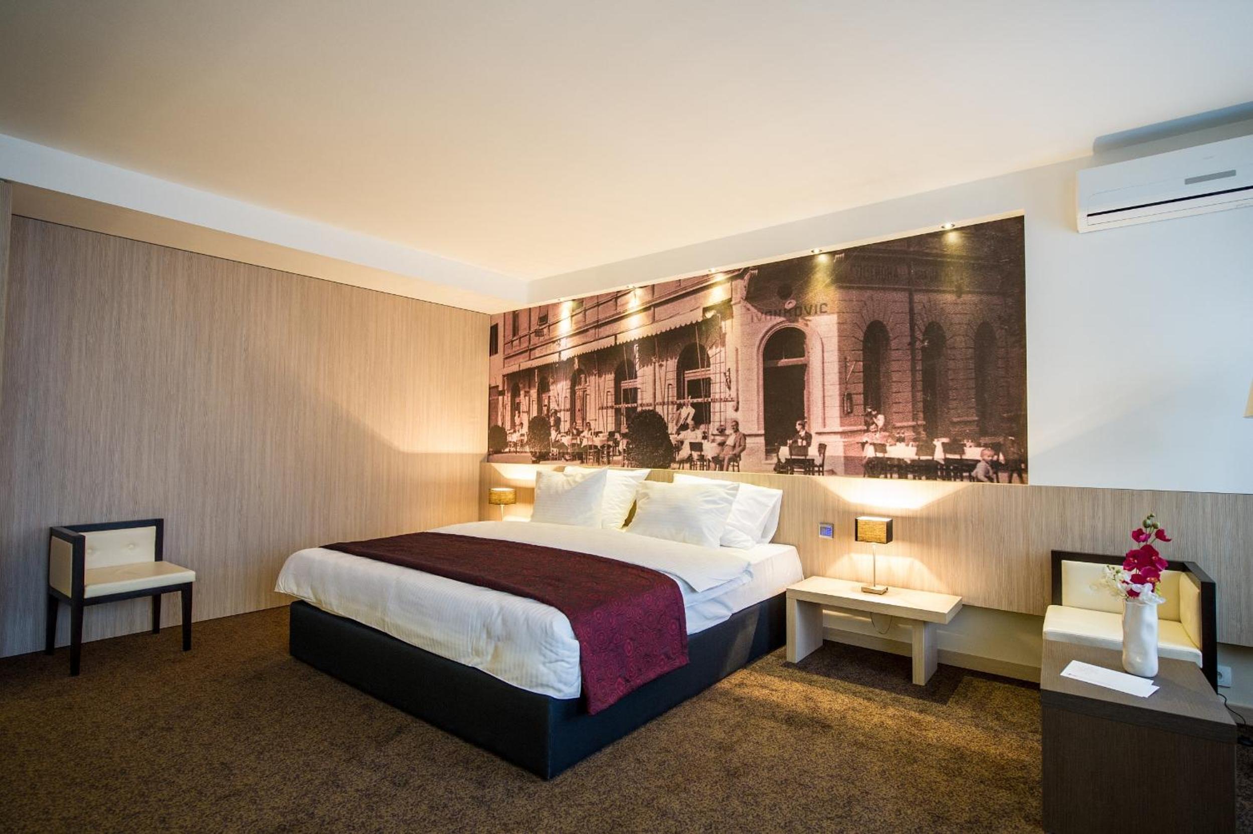 Deluxe Suite