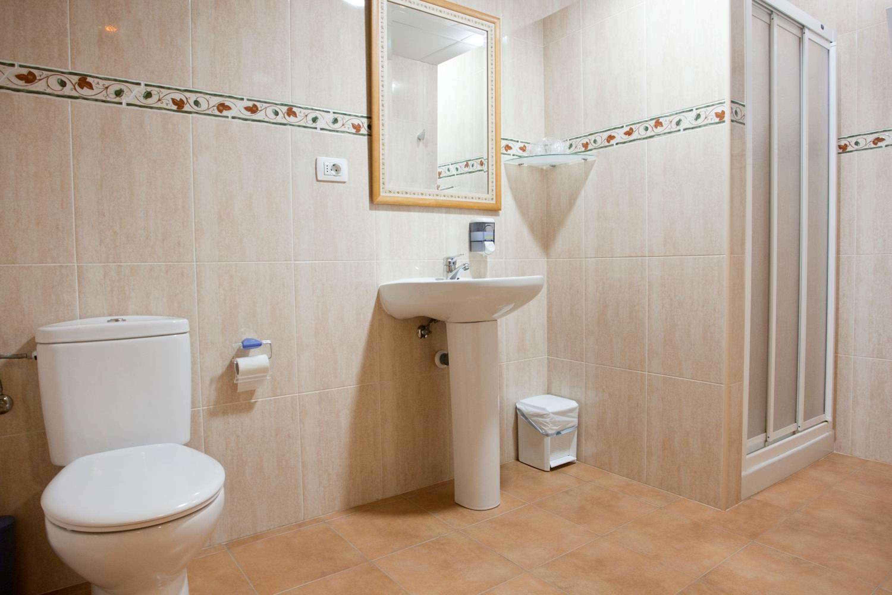Double Room With Private Bathroom photo 2