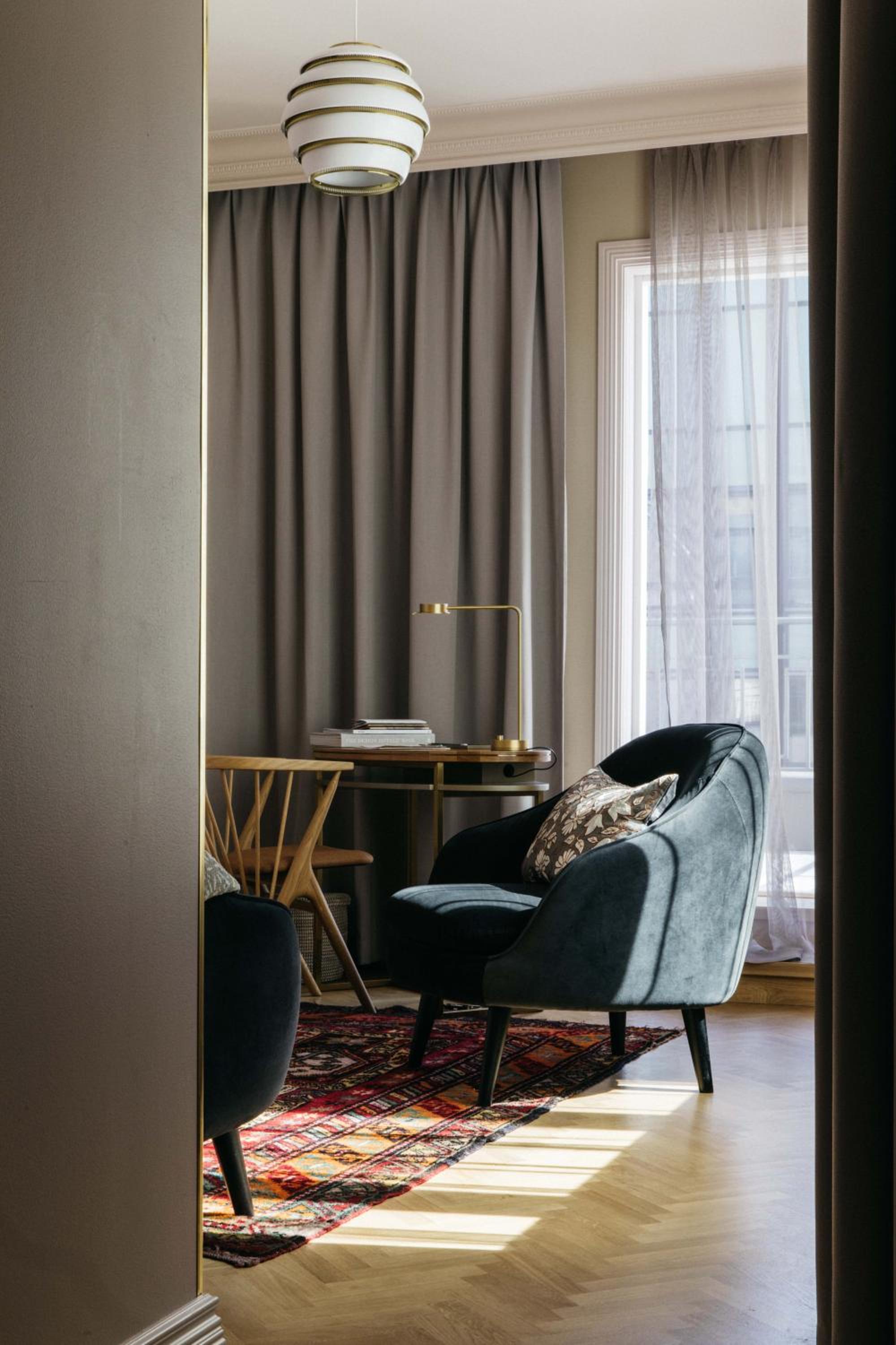 Poetry Suite with Balcony (spa included)