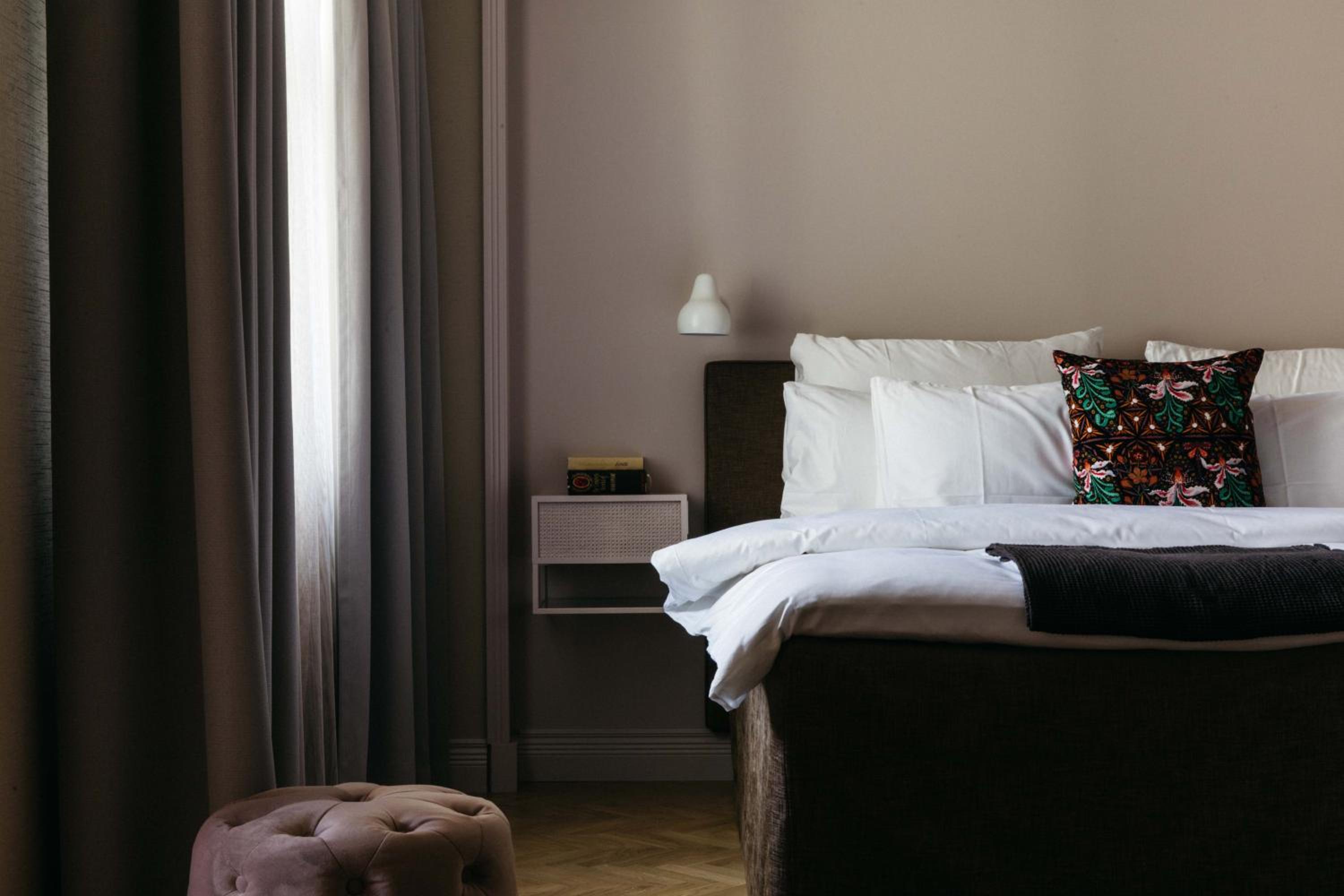 Poetry Suite with Balcony (spa included)