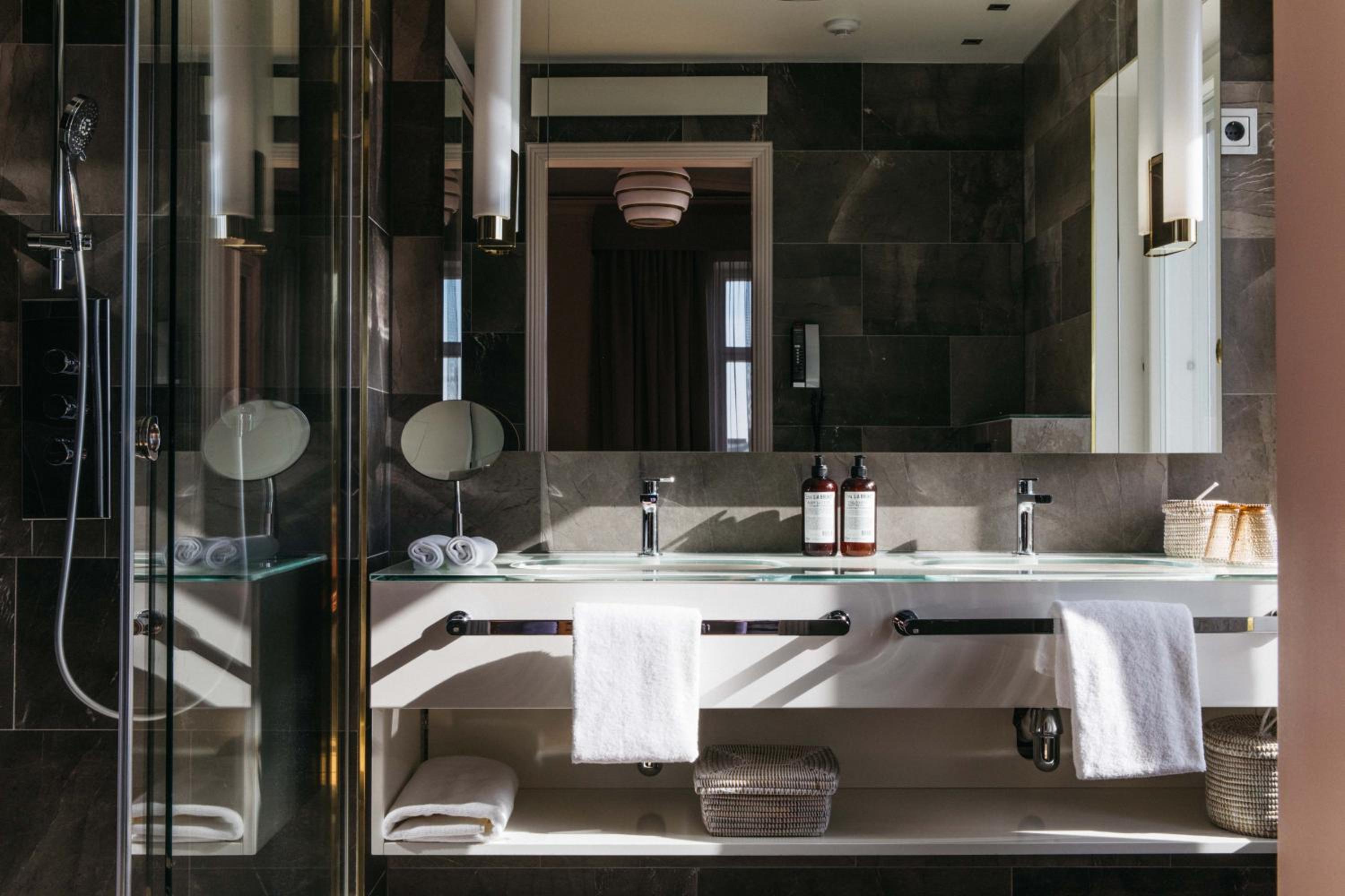 Coupole Suite with City View (spa included)