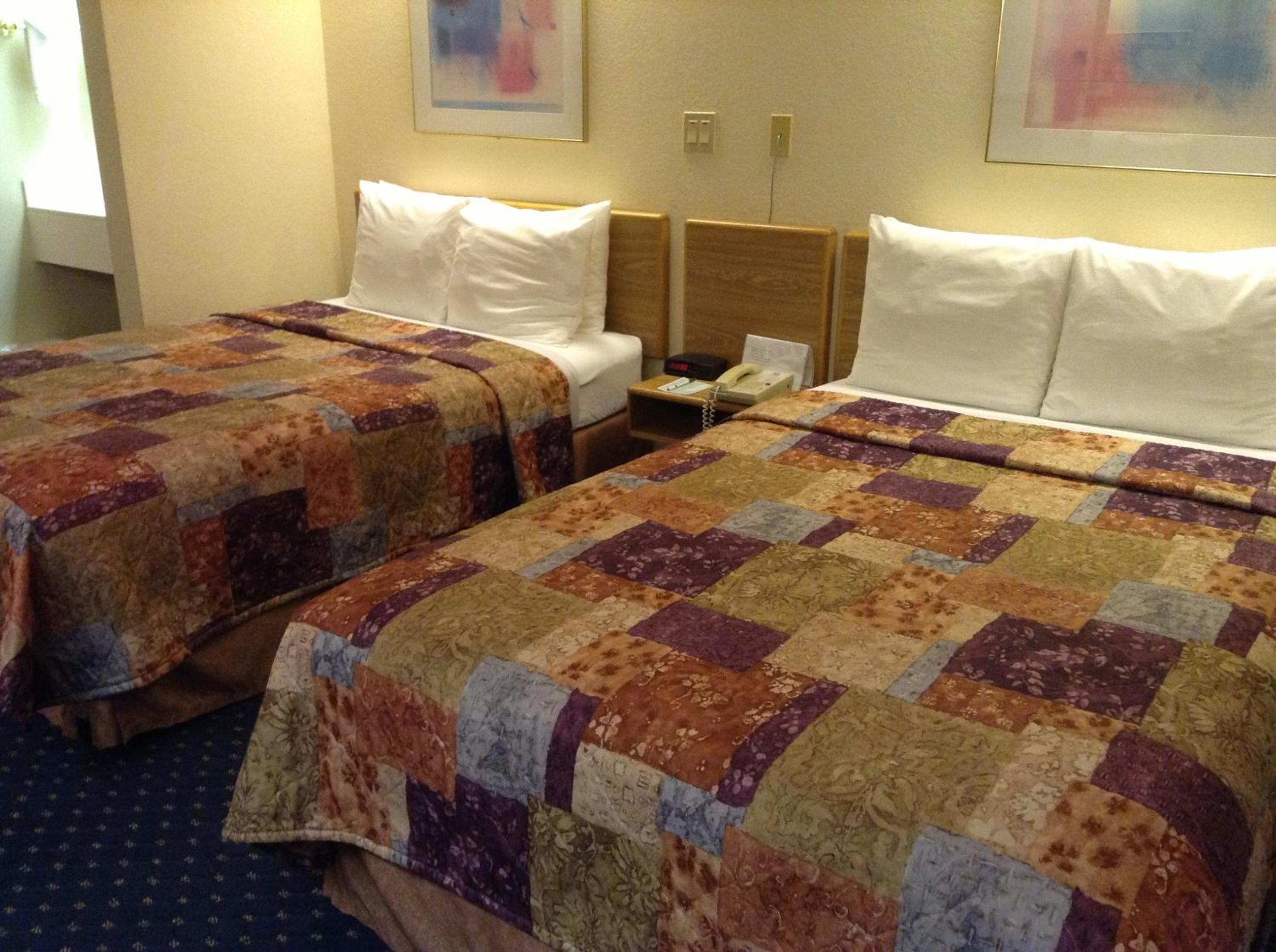 Double Room with Two Double Beds - Photo 1