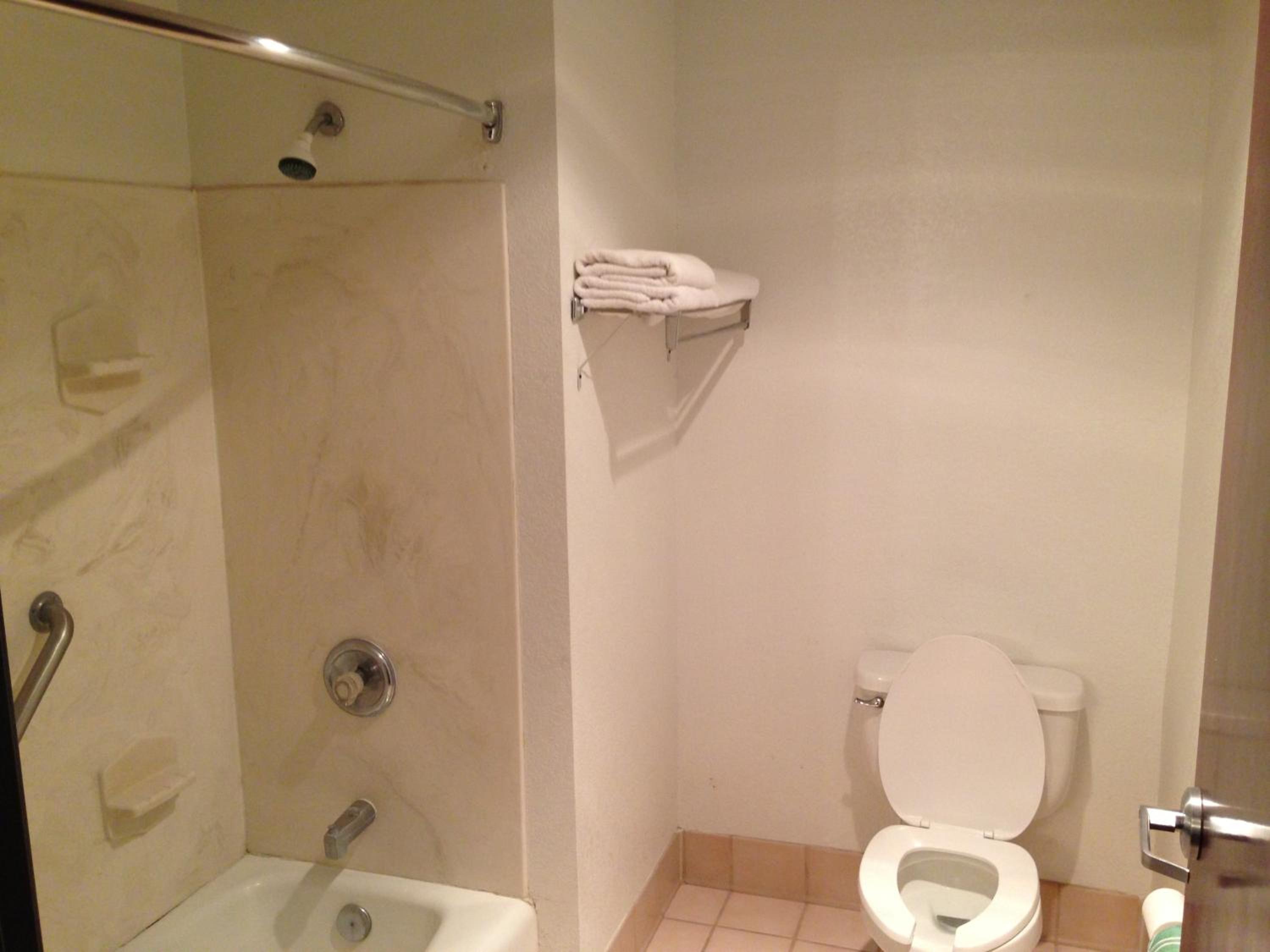King Room - Non-Smoking - Photo 5