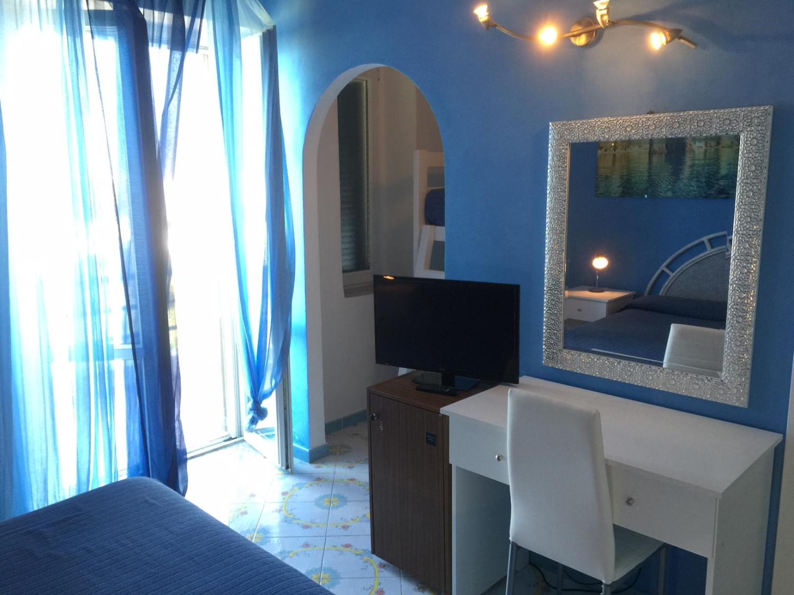 Quadruple Room with Sea View photo 3