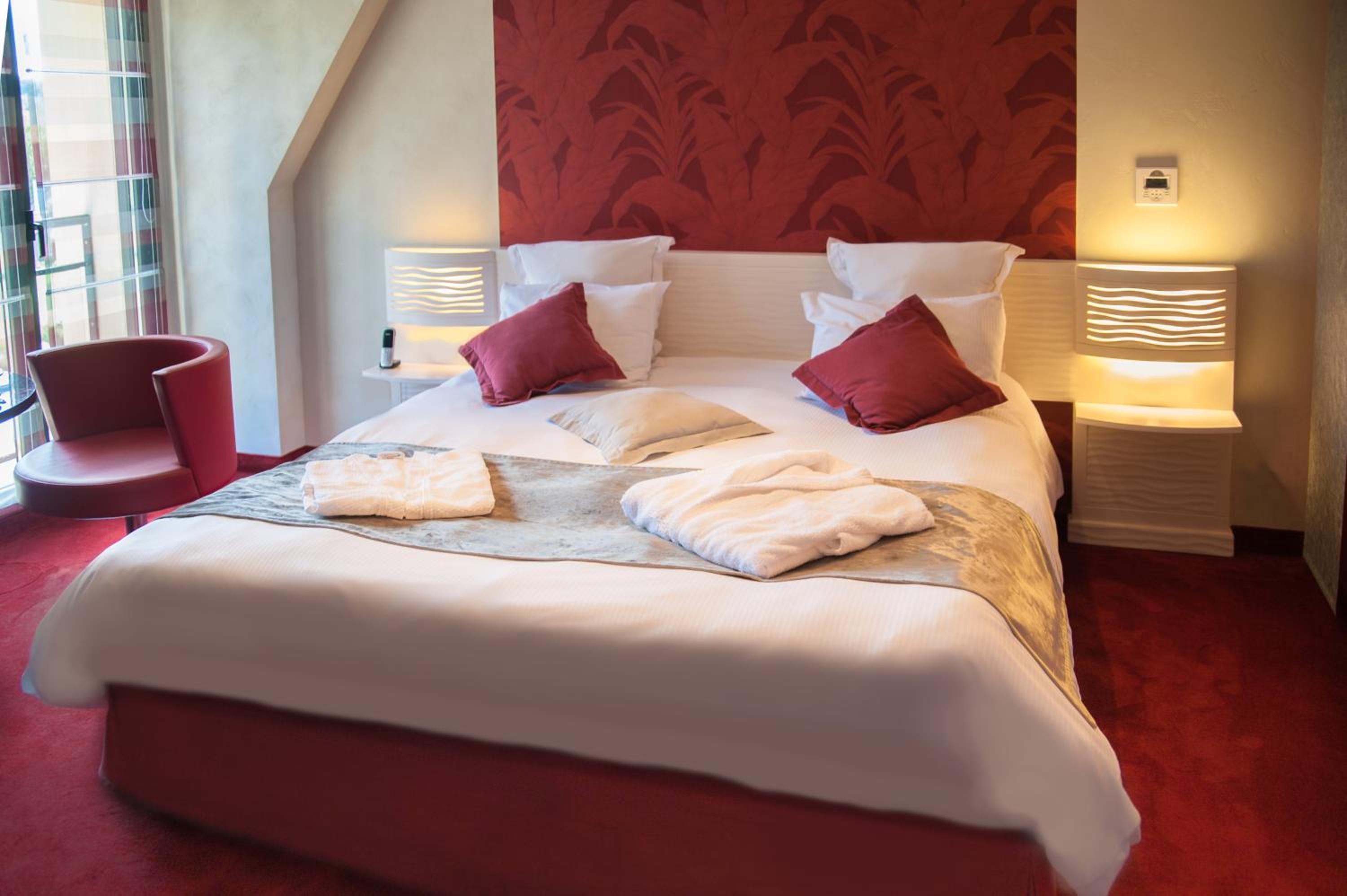 Junior Suite (2 Adults) photo 1