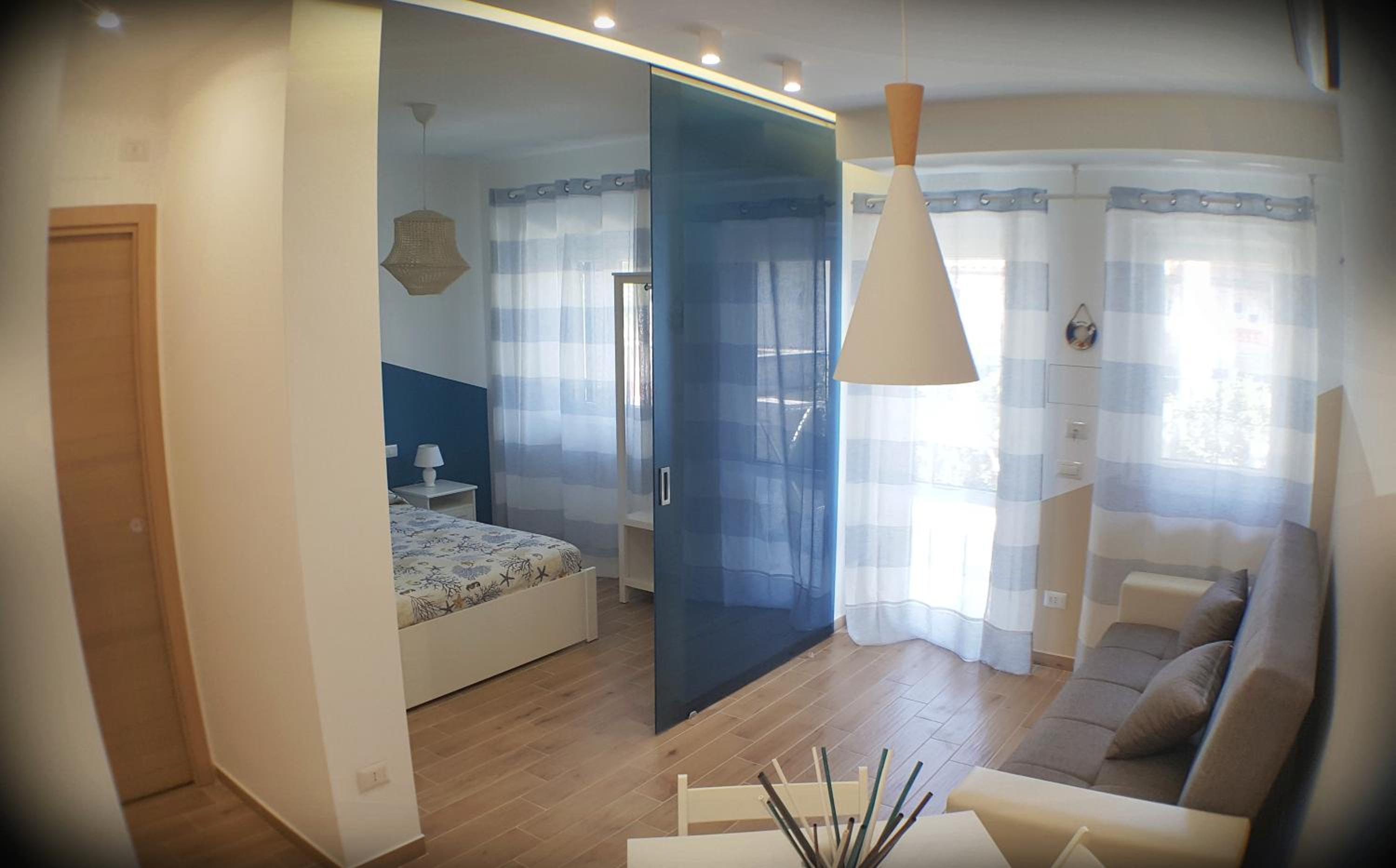 One-Bedroom Apartment photo 1
