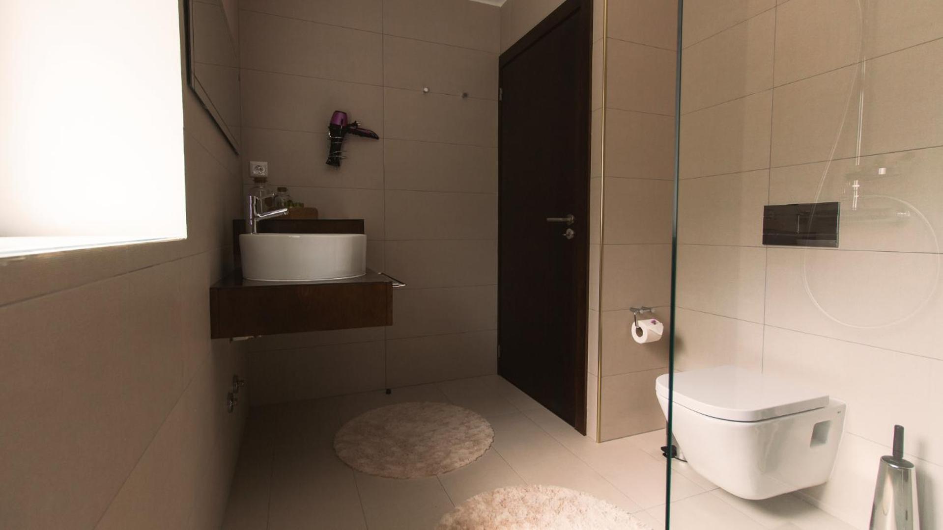 One-Bedroom House photo 2