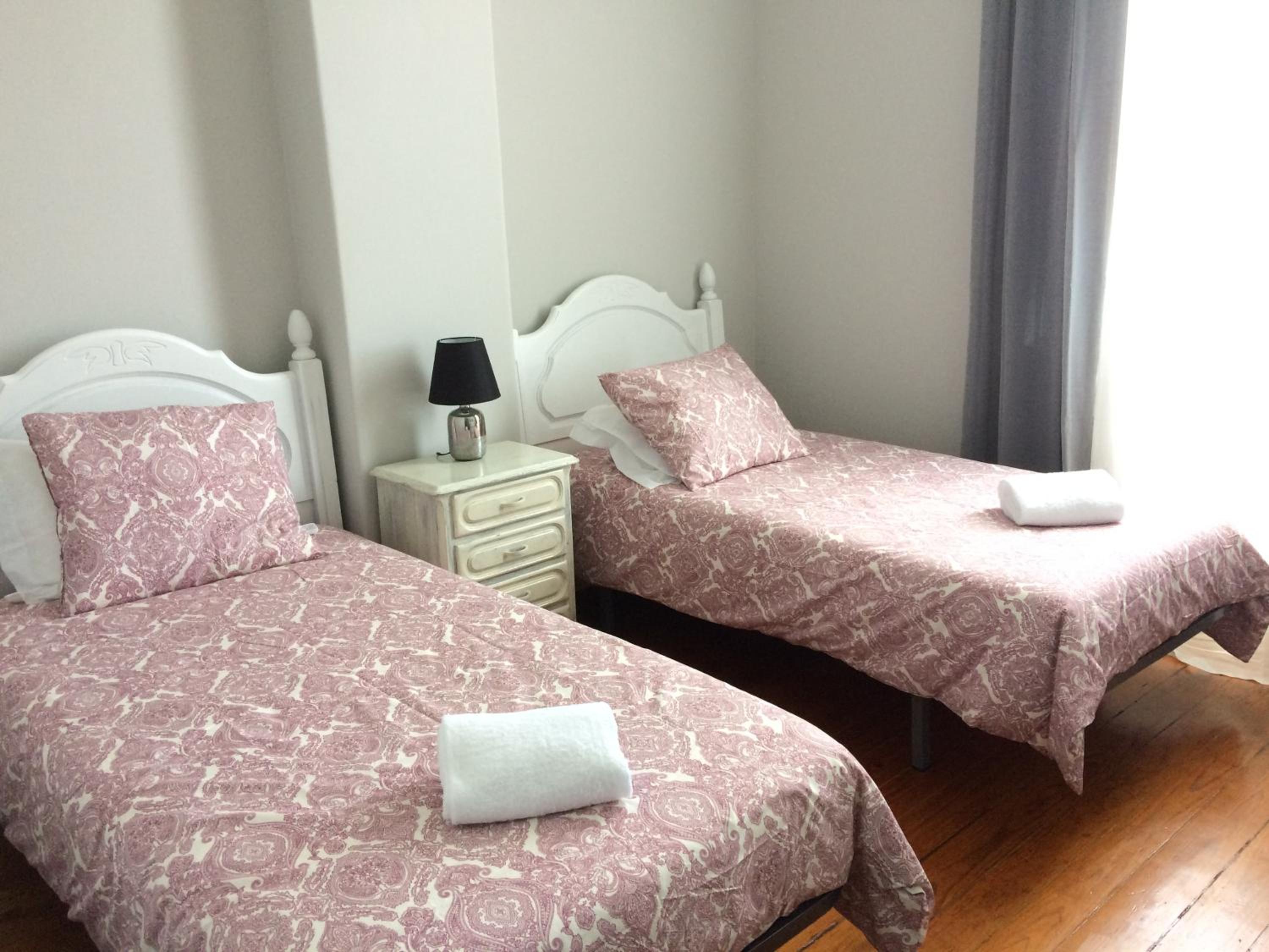 Standard Twin Room with Garden View - Photo 1
