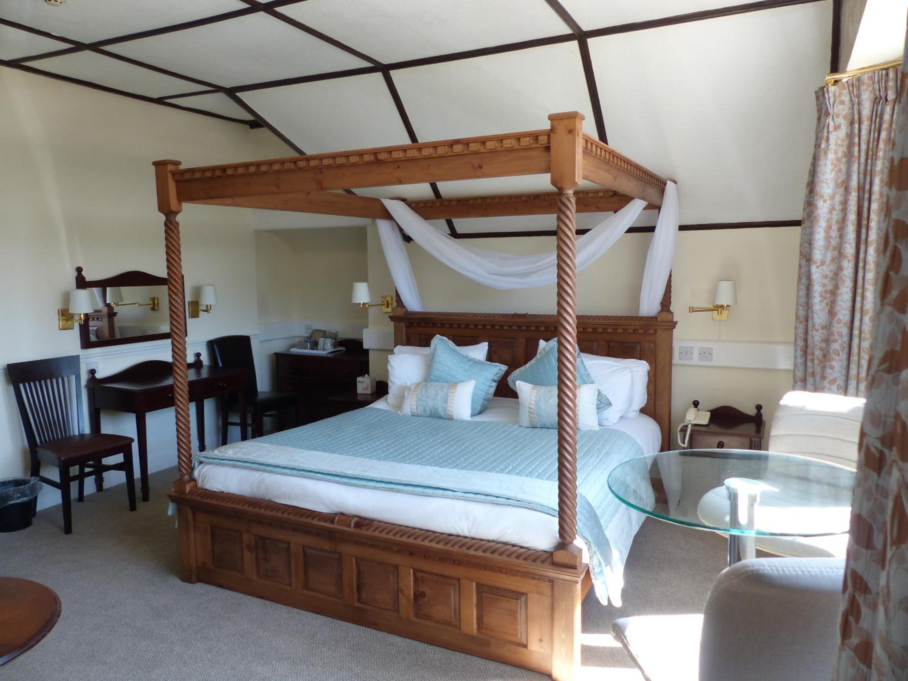 Double Room with Four Poster Bed photo 2