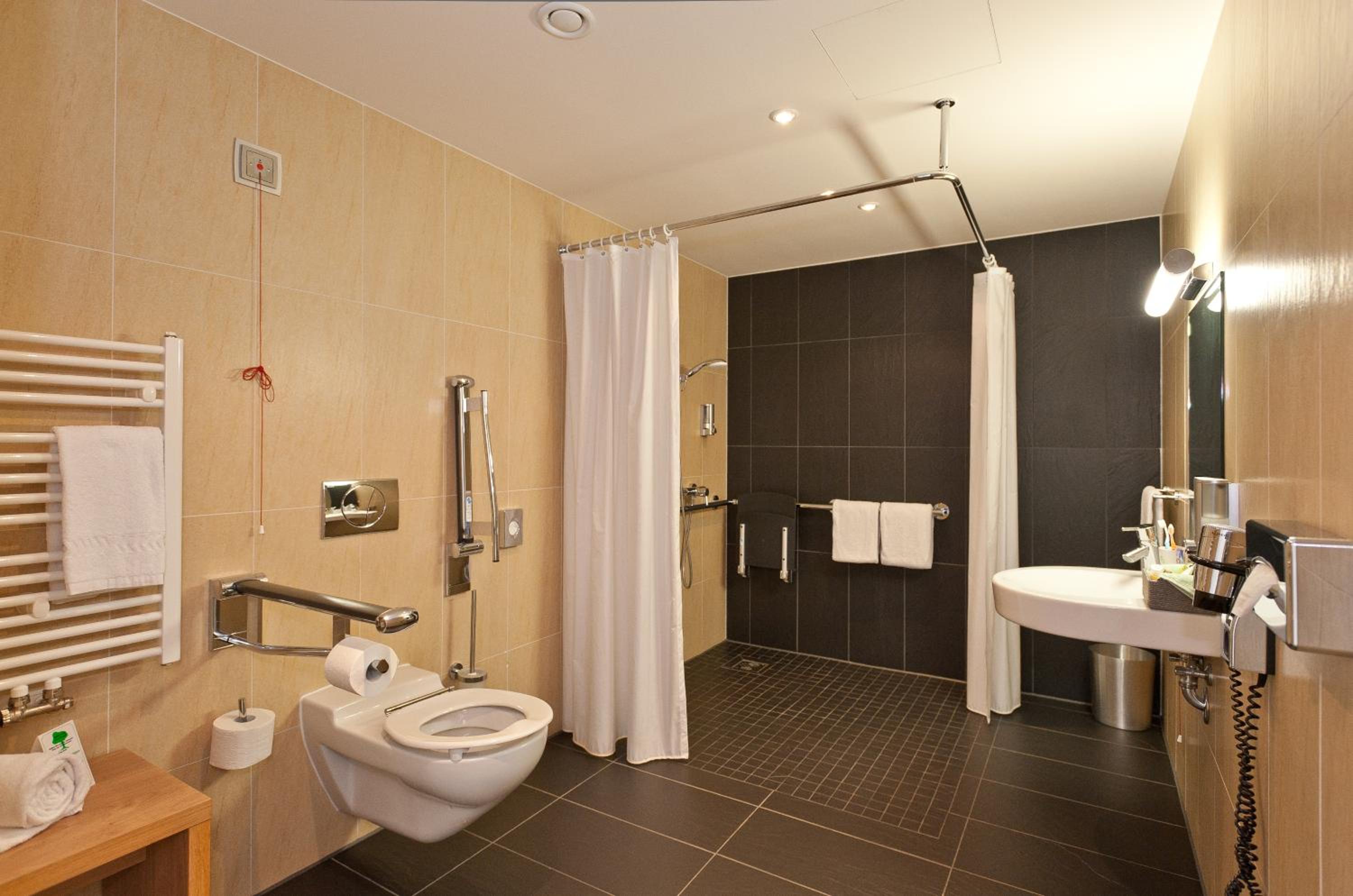 Triple Room - Disability Access photo 3