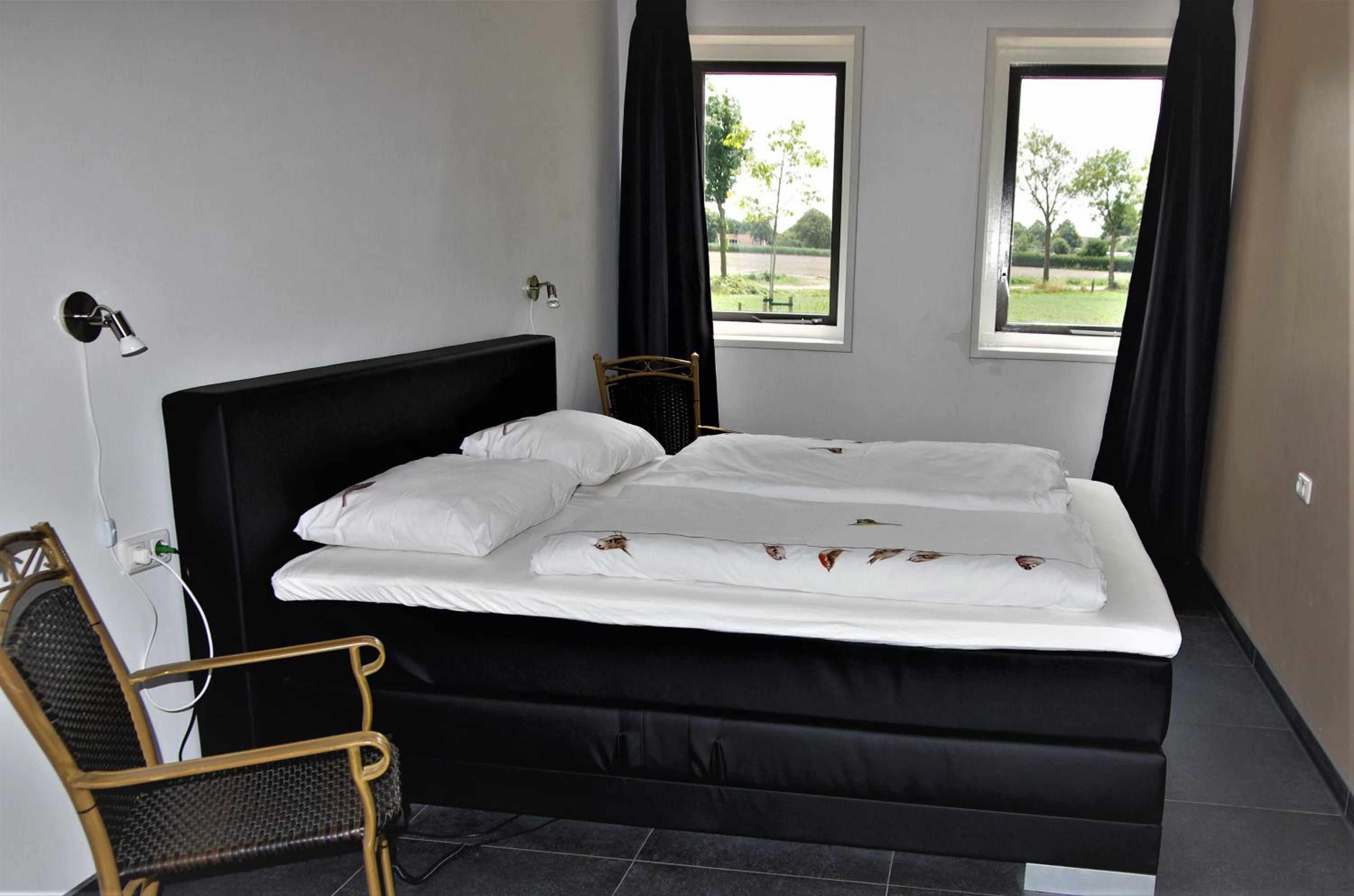 Double Room with Private Bathroom photo 3