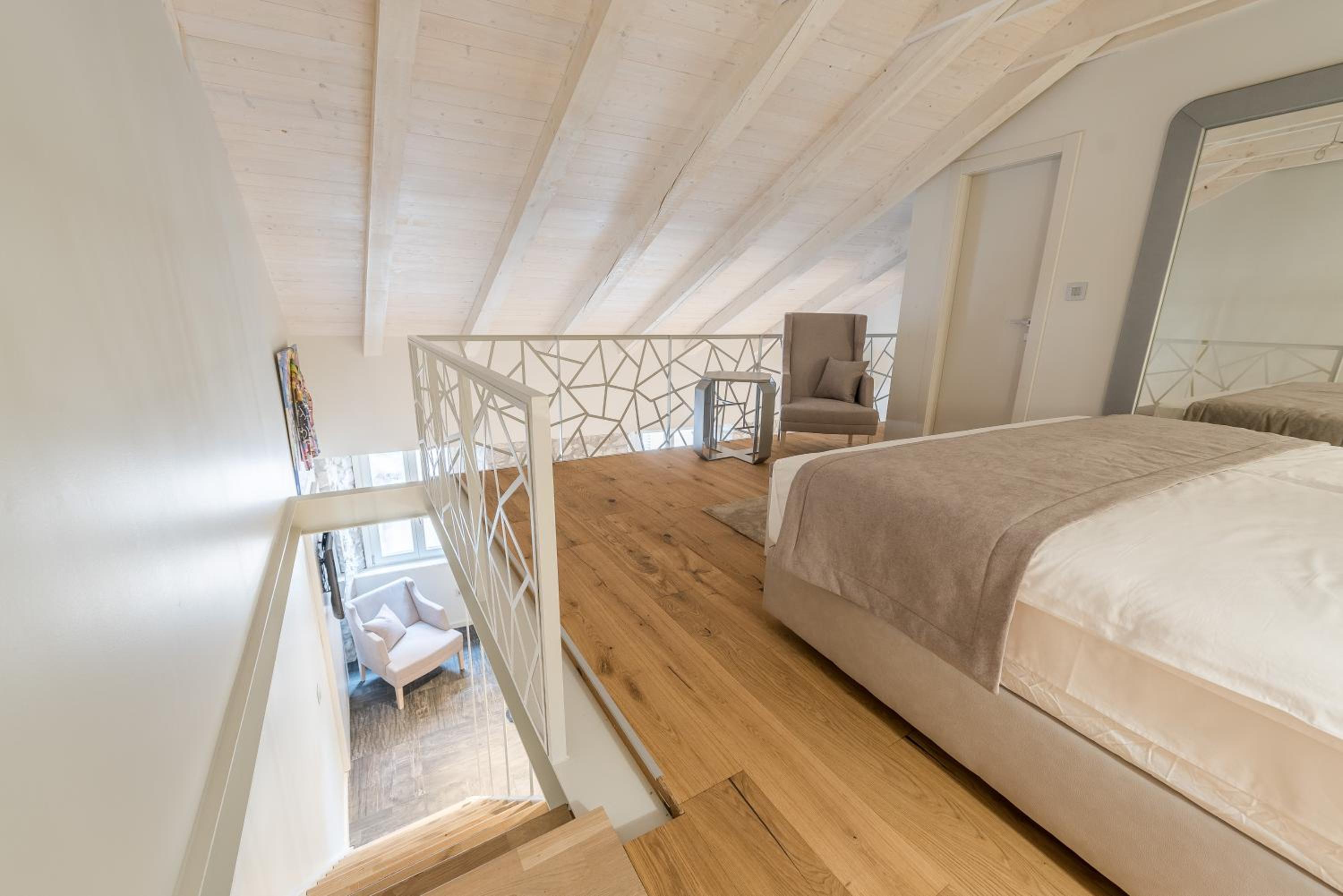  Superior Loft. - Photo 19