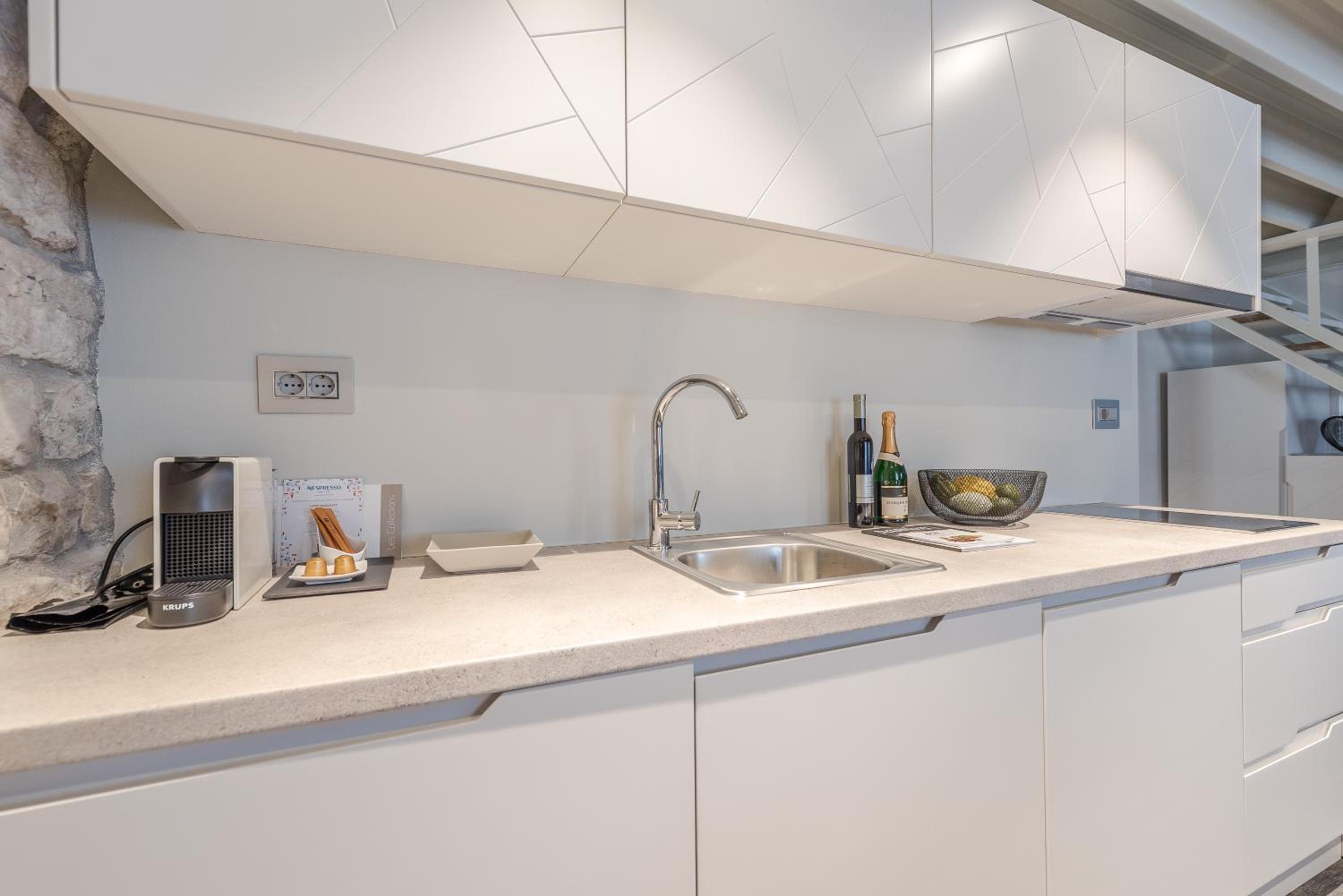  Superior Loft. - Photo 10