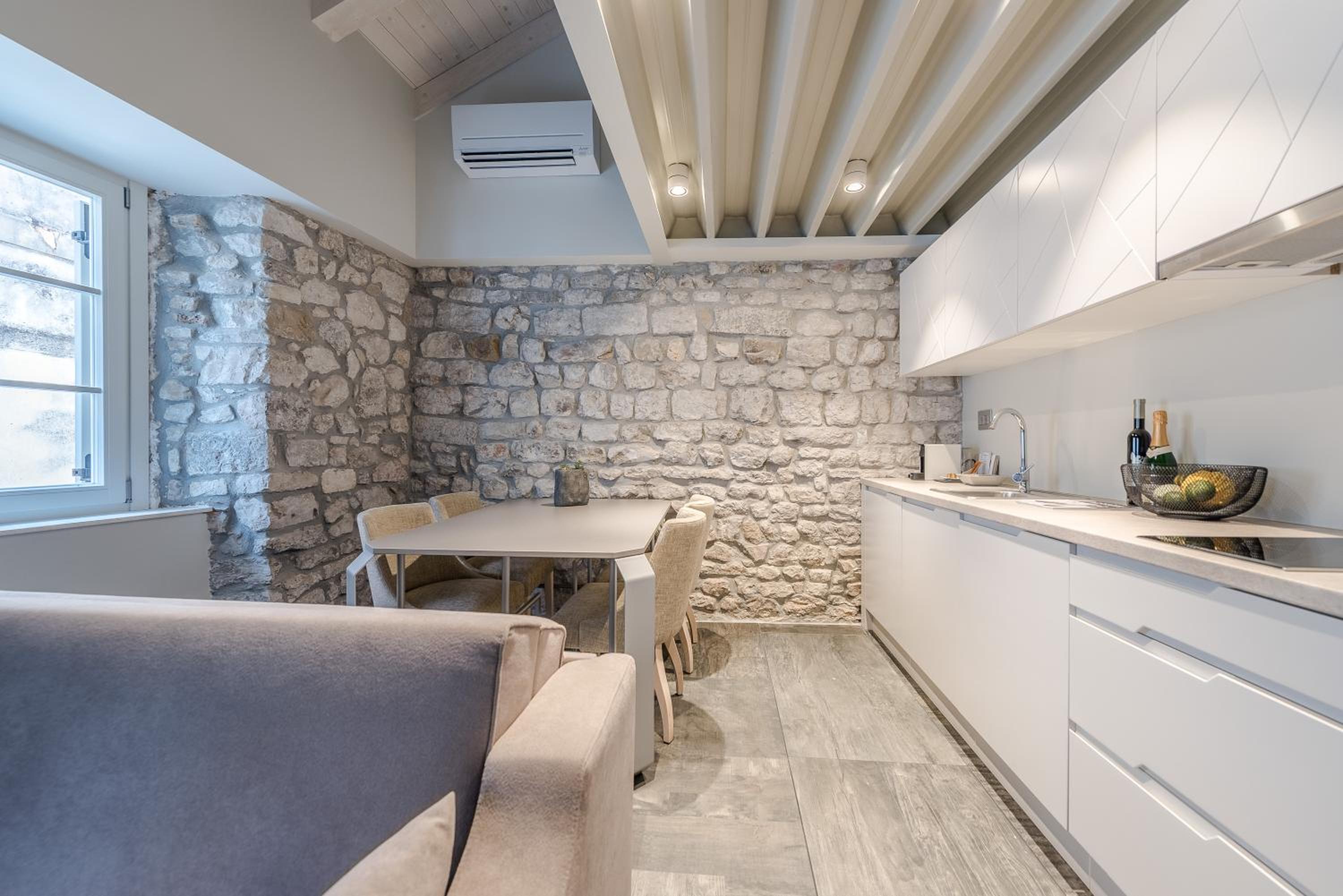  Superior Loft. - Photo 9