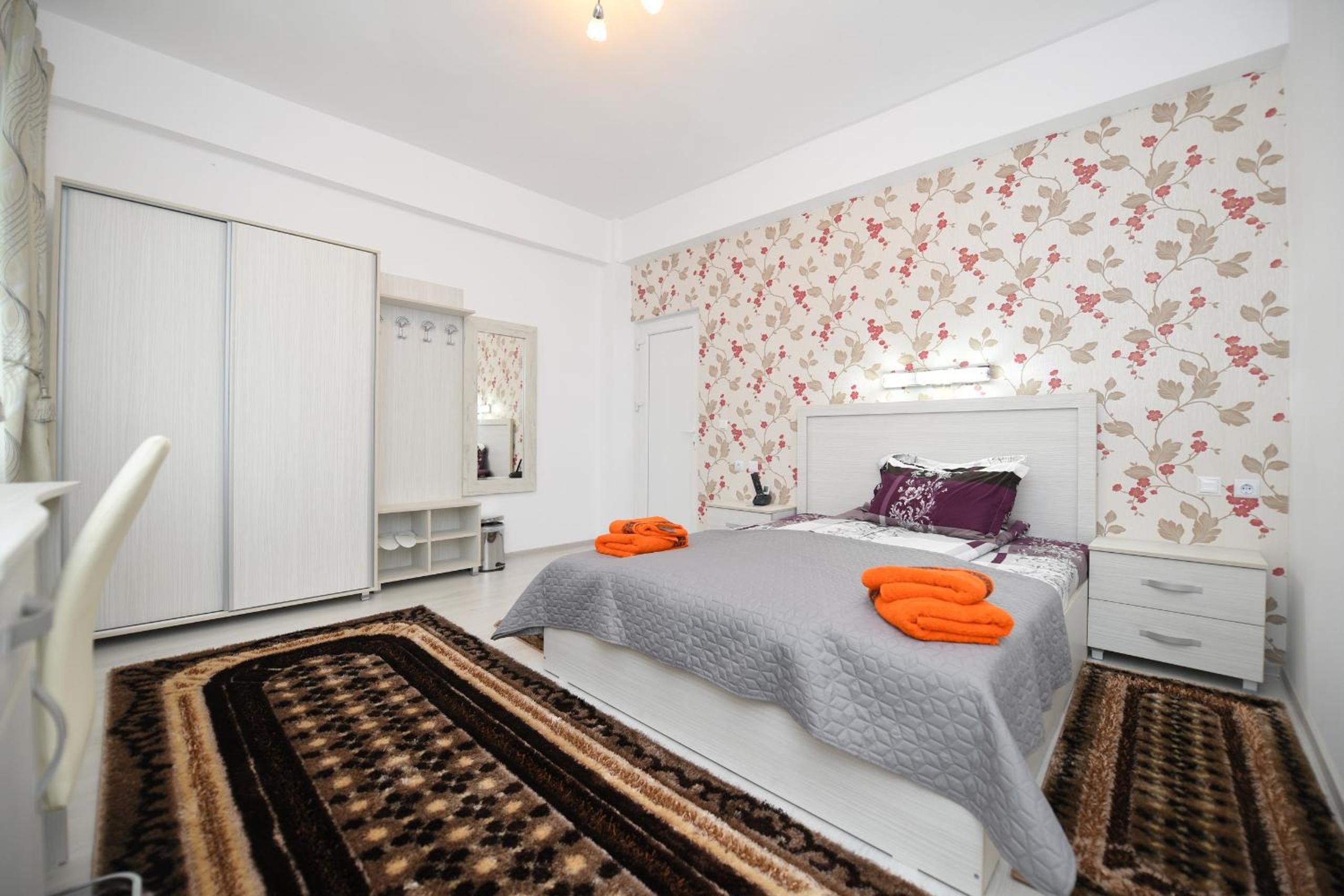 Double Room - Photo 8