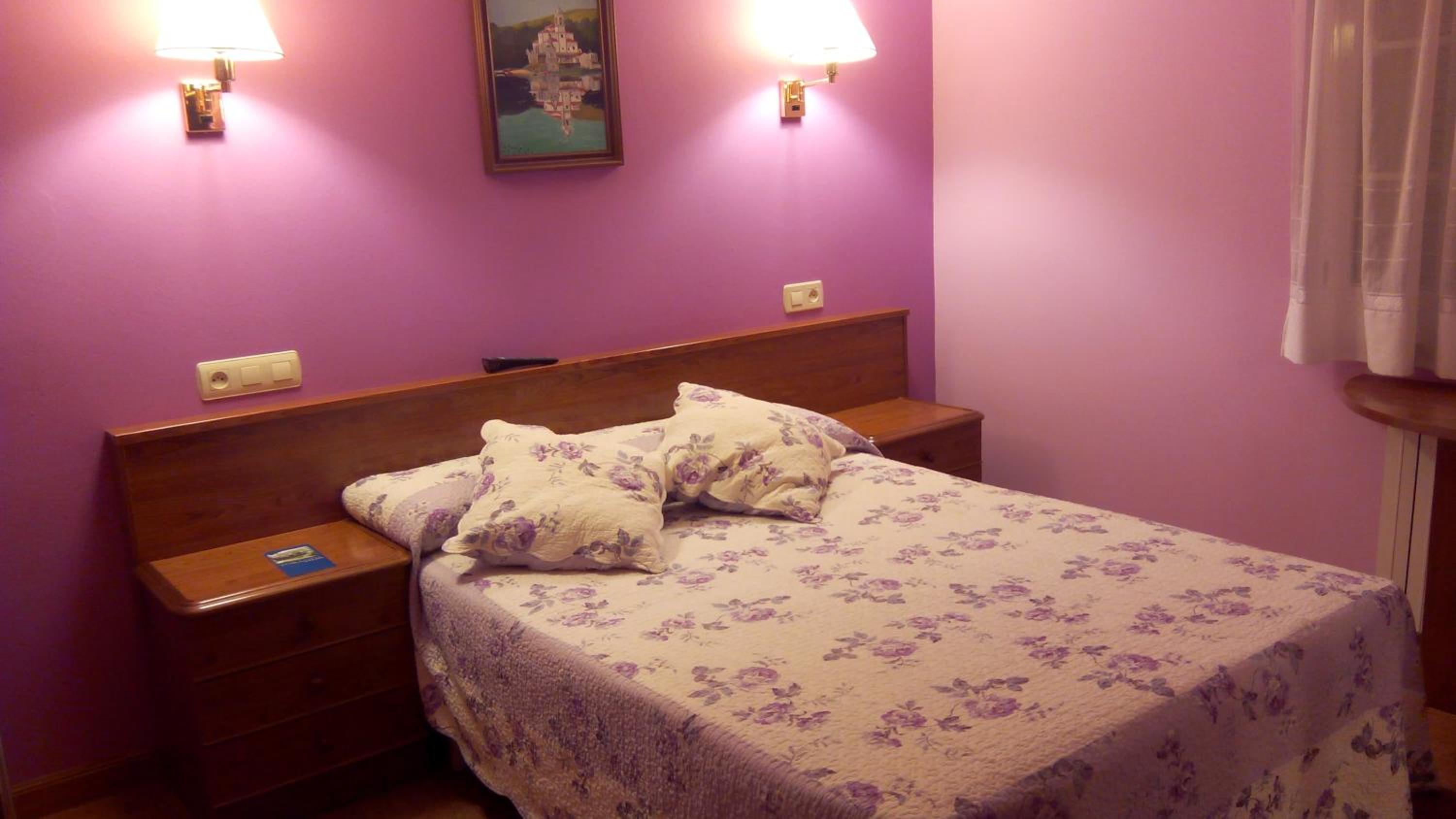 Double Room with Private Bathroom photo 1