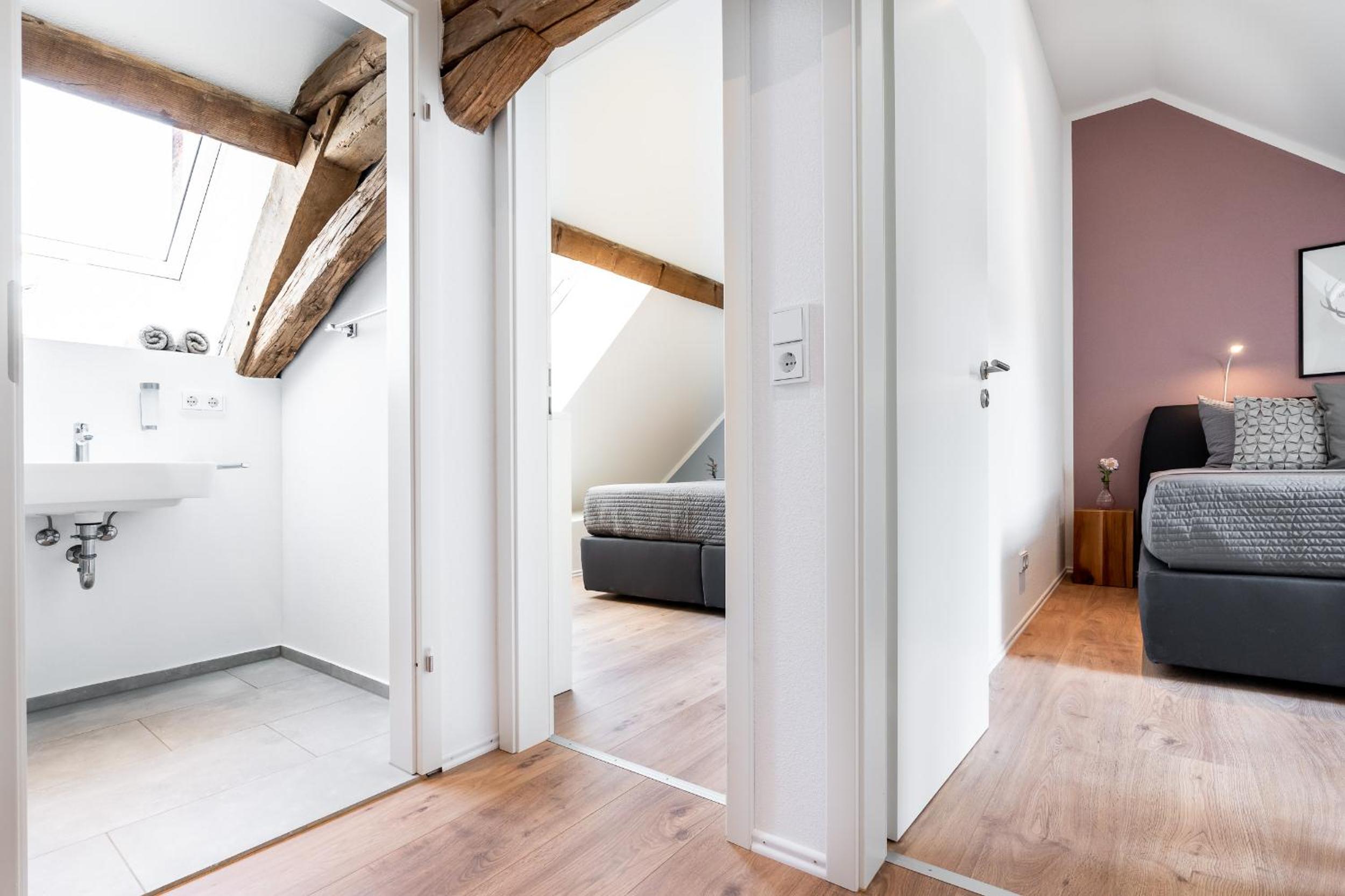 Apartment - Split Level - Photo 1