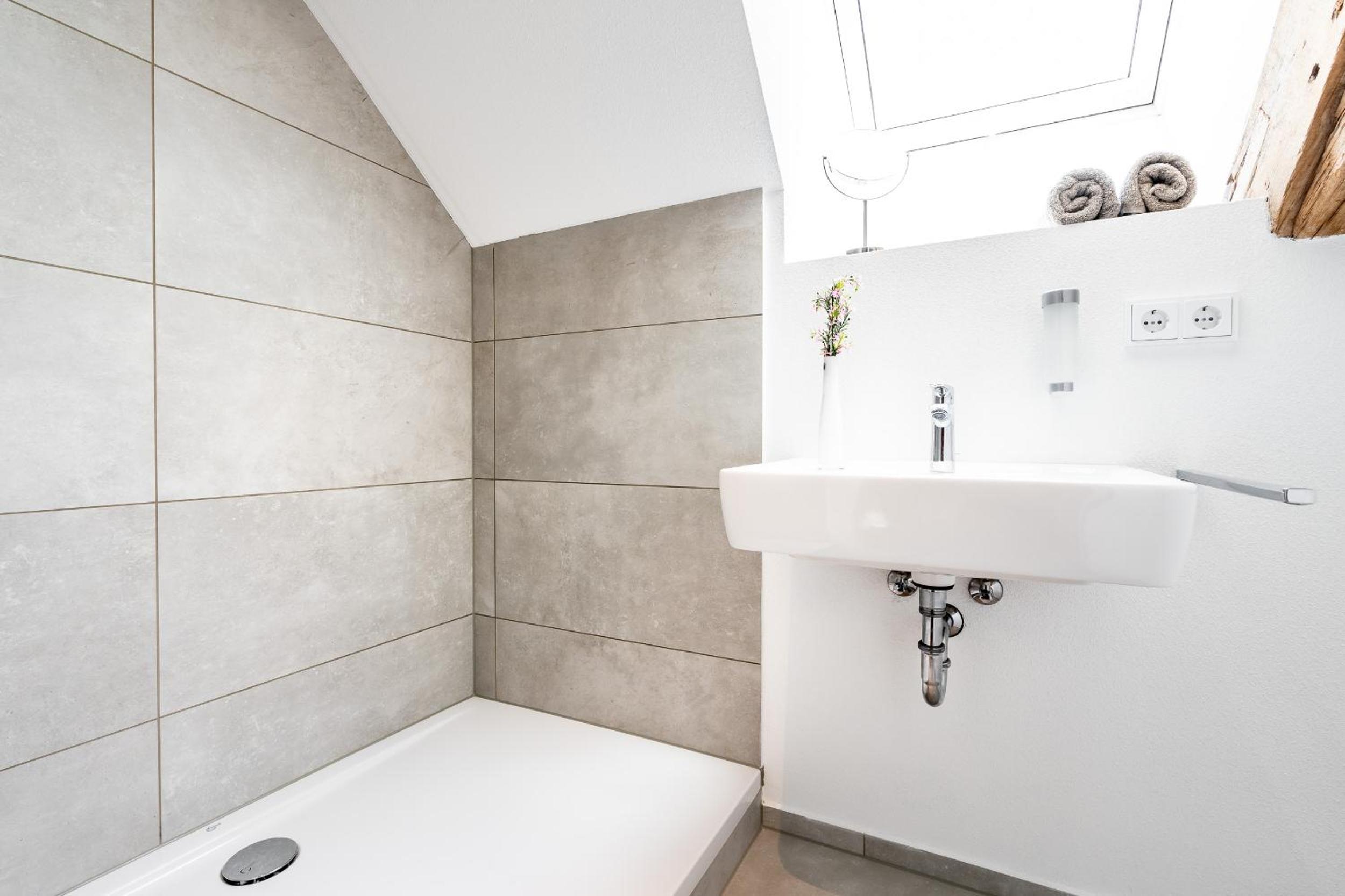 Apartment - Split Level - Photo 10