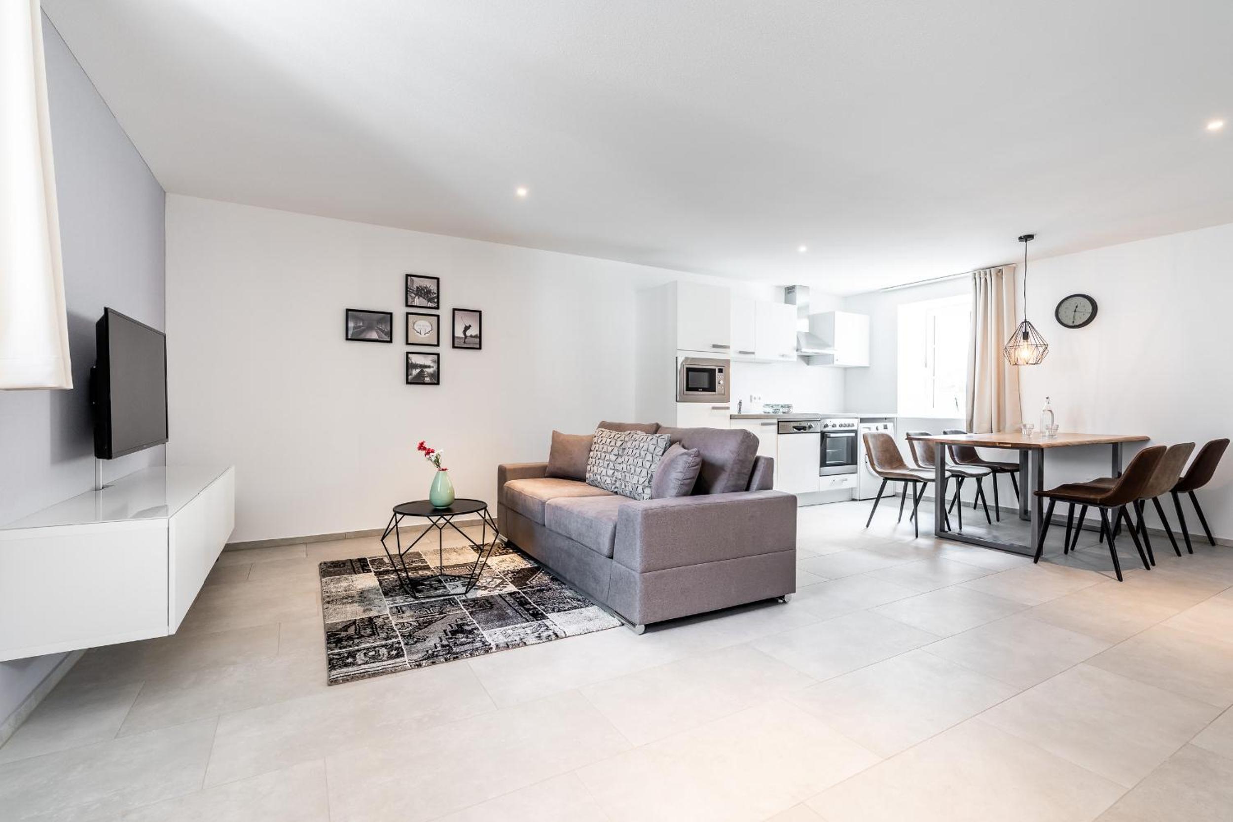 Apartment - Split Level - Photo 5