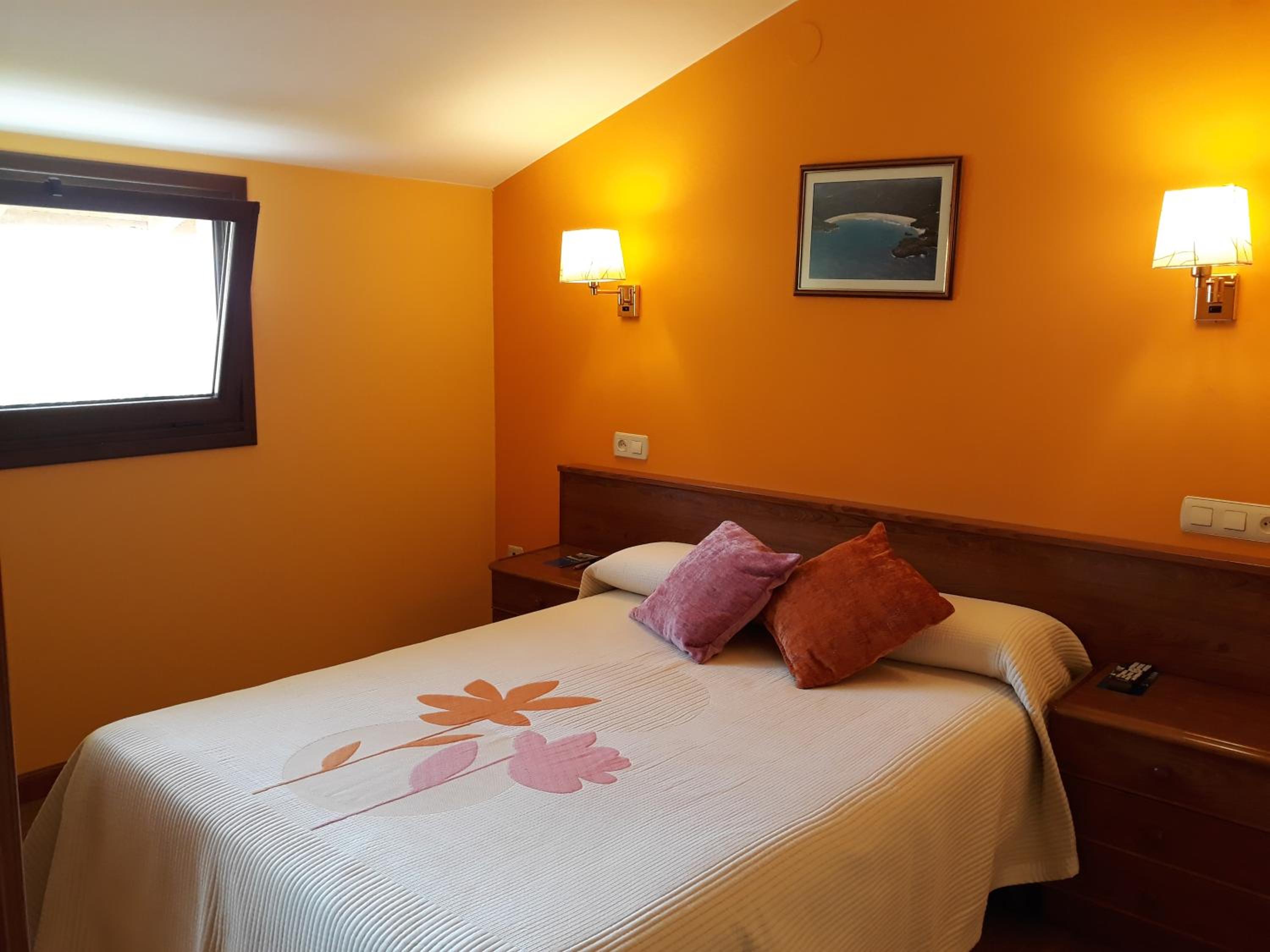 Double Room with Private Bathroom photo 2