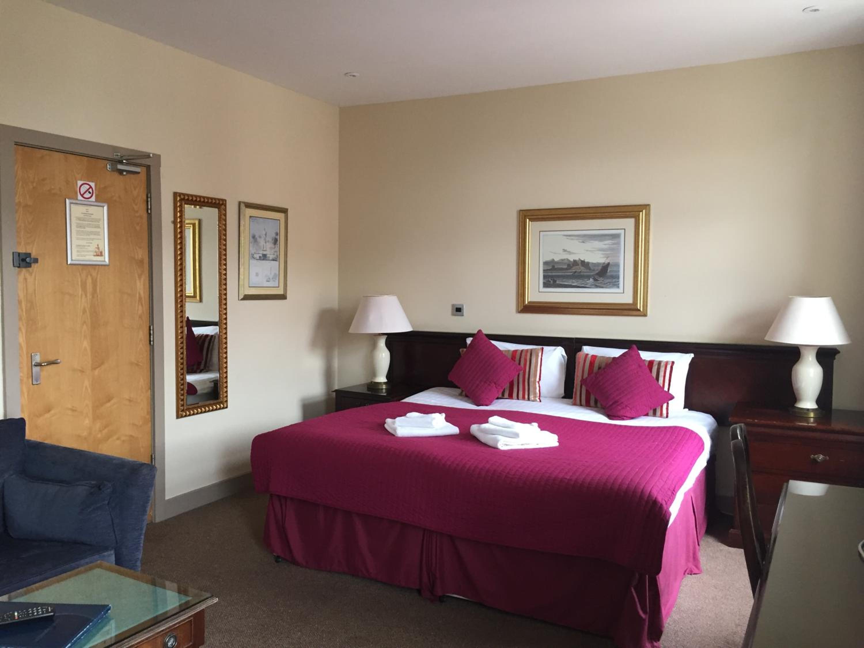 Deluxe Double Room with Bath - Photo 1