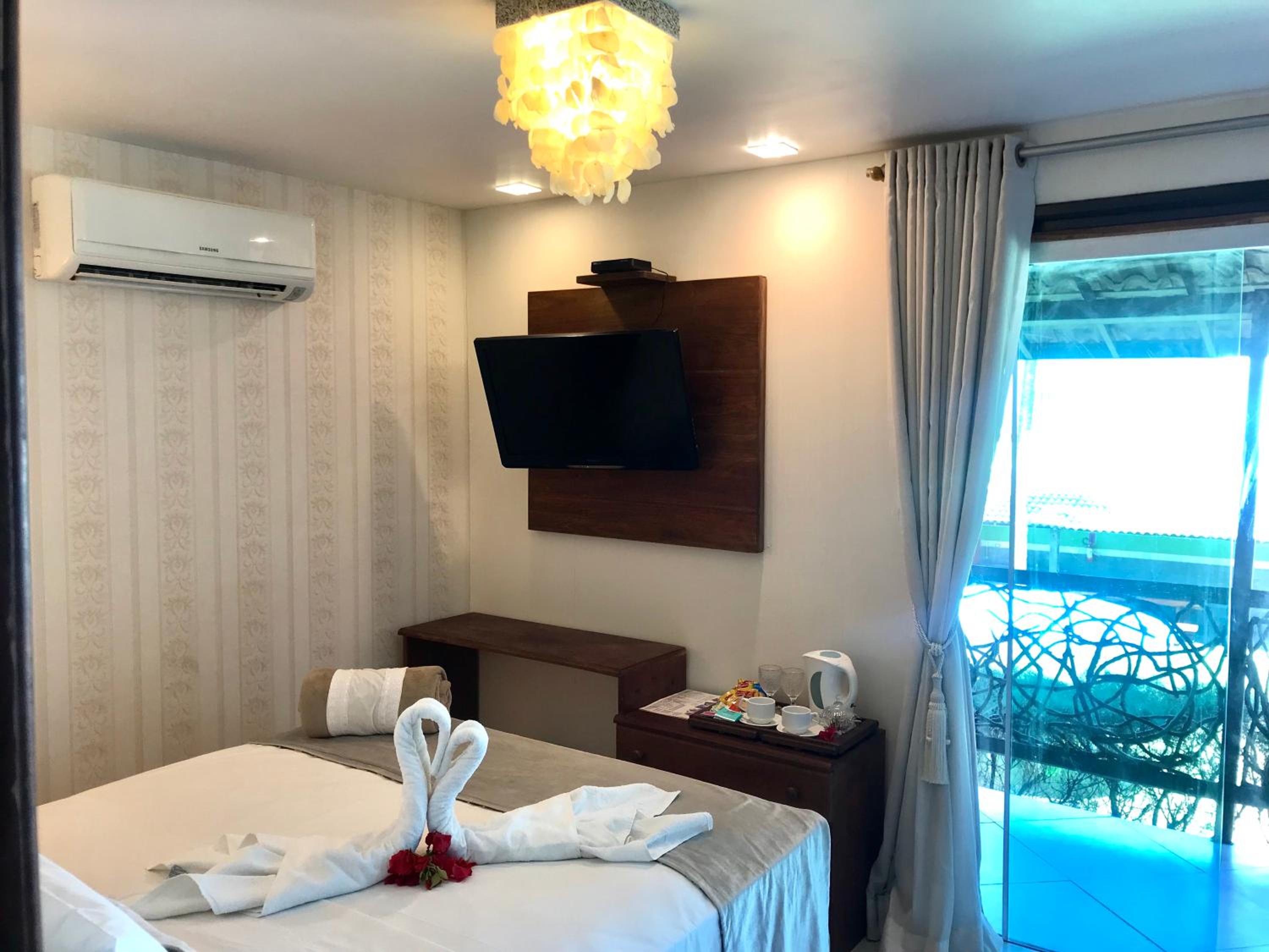Double Room with Balcony and Side Sea View photo 3