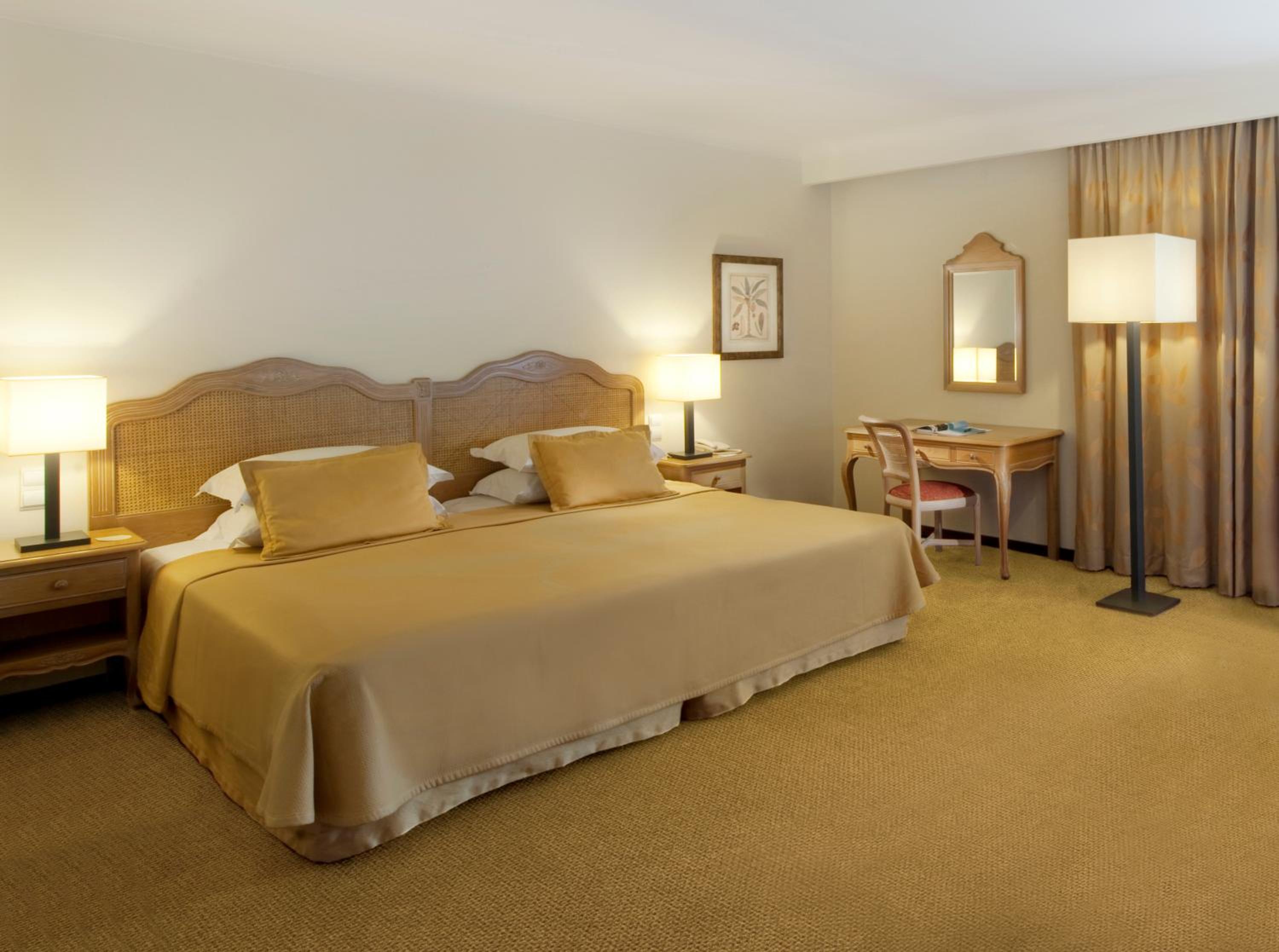 Superior Room thumbnail 6