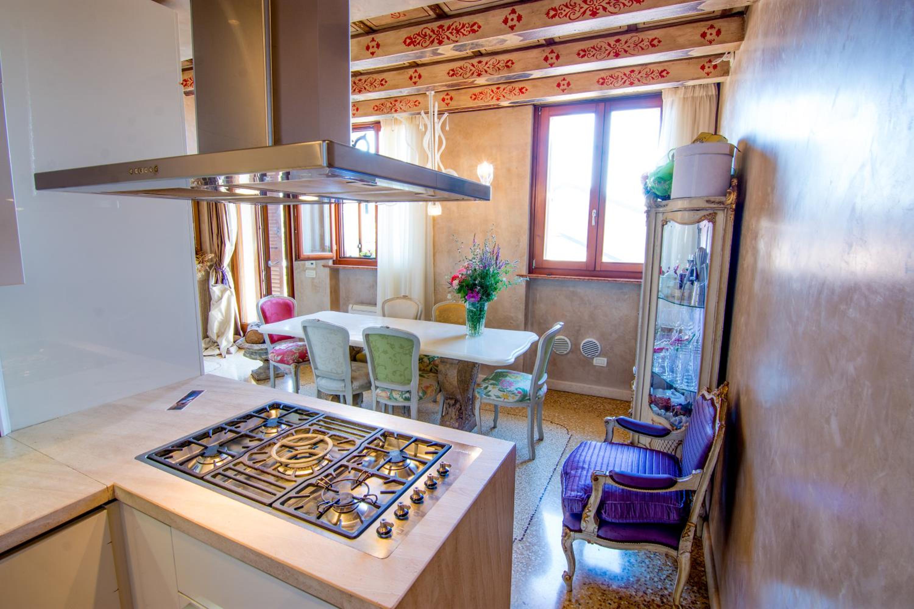 Apartment - Split Level - Photo 19