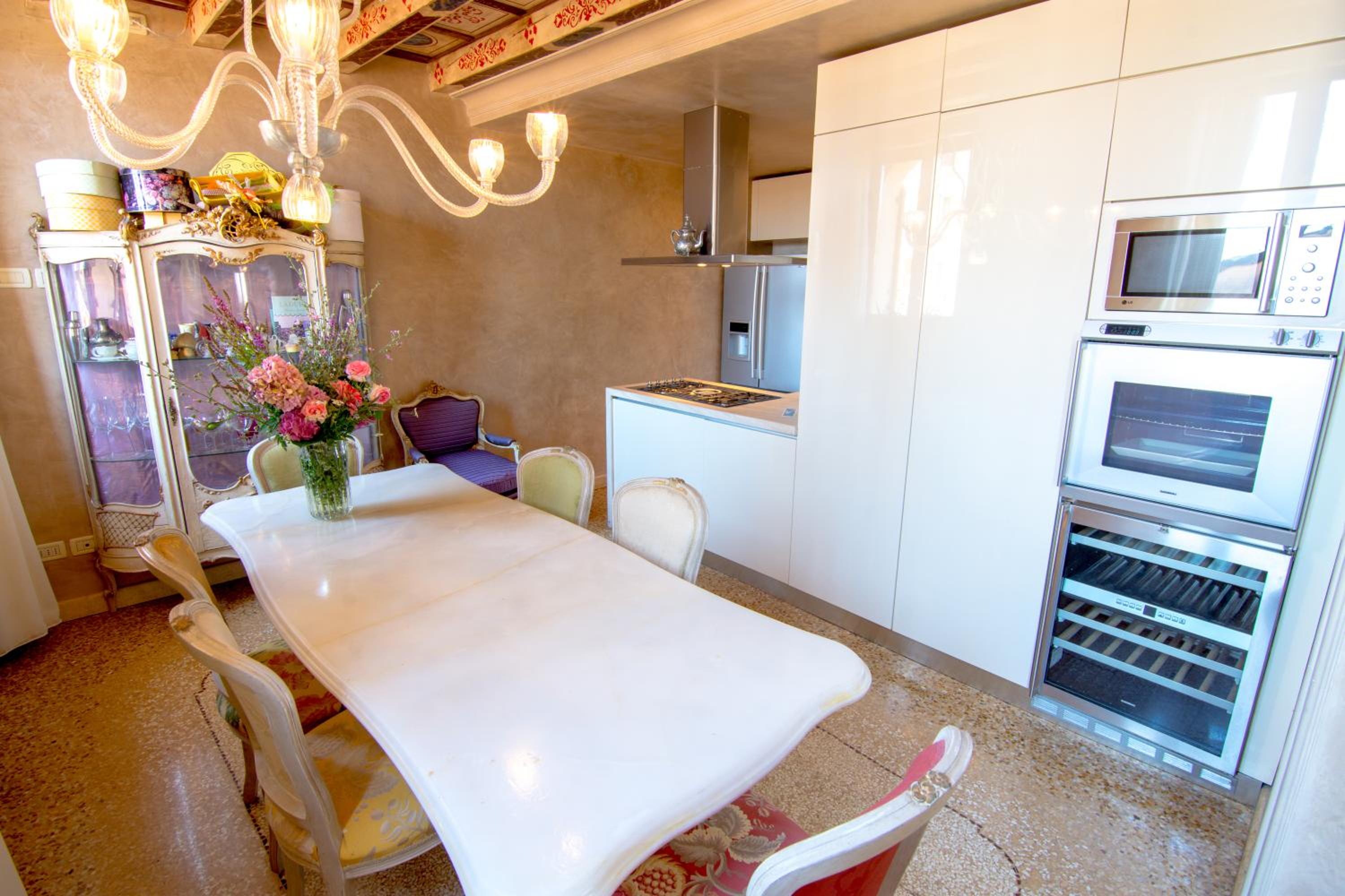 Apartment - Split Level - Photo 15