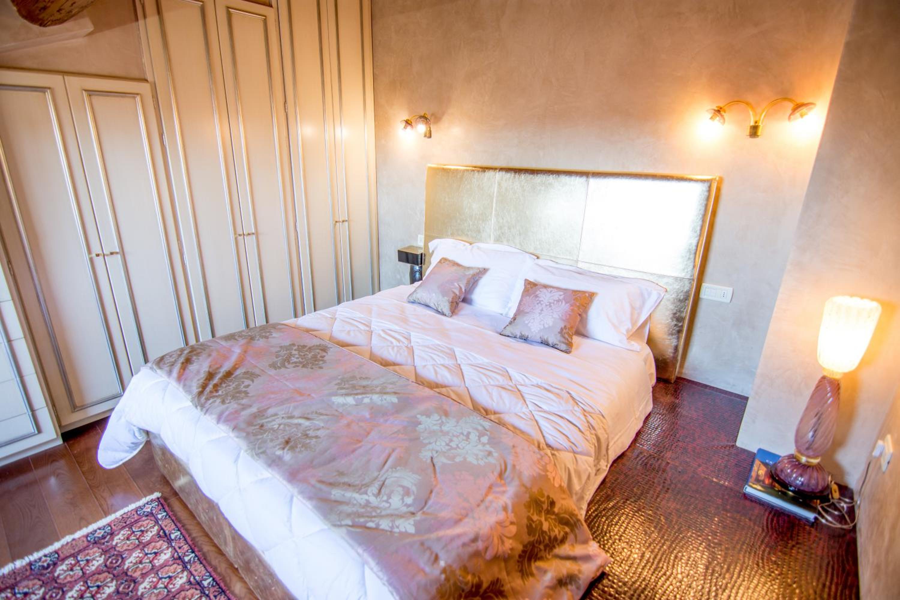 Apartment - Split Level - Photo 12