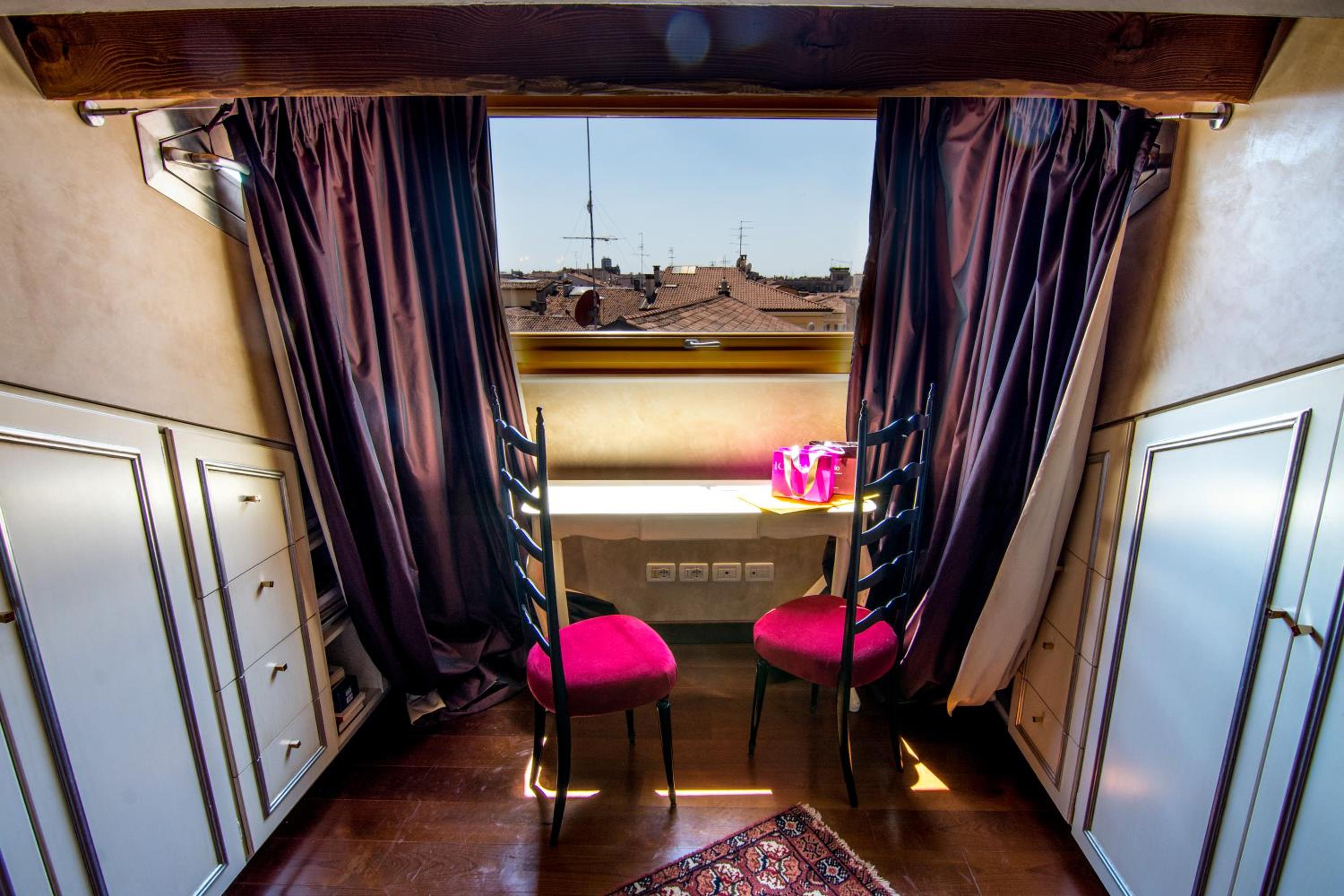 Apartment - Split Level - Photo 8