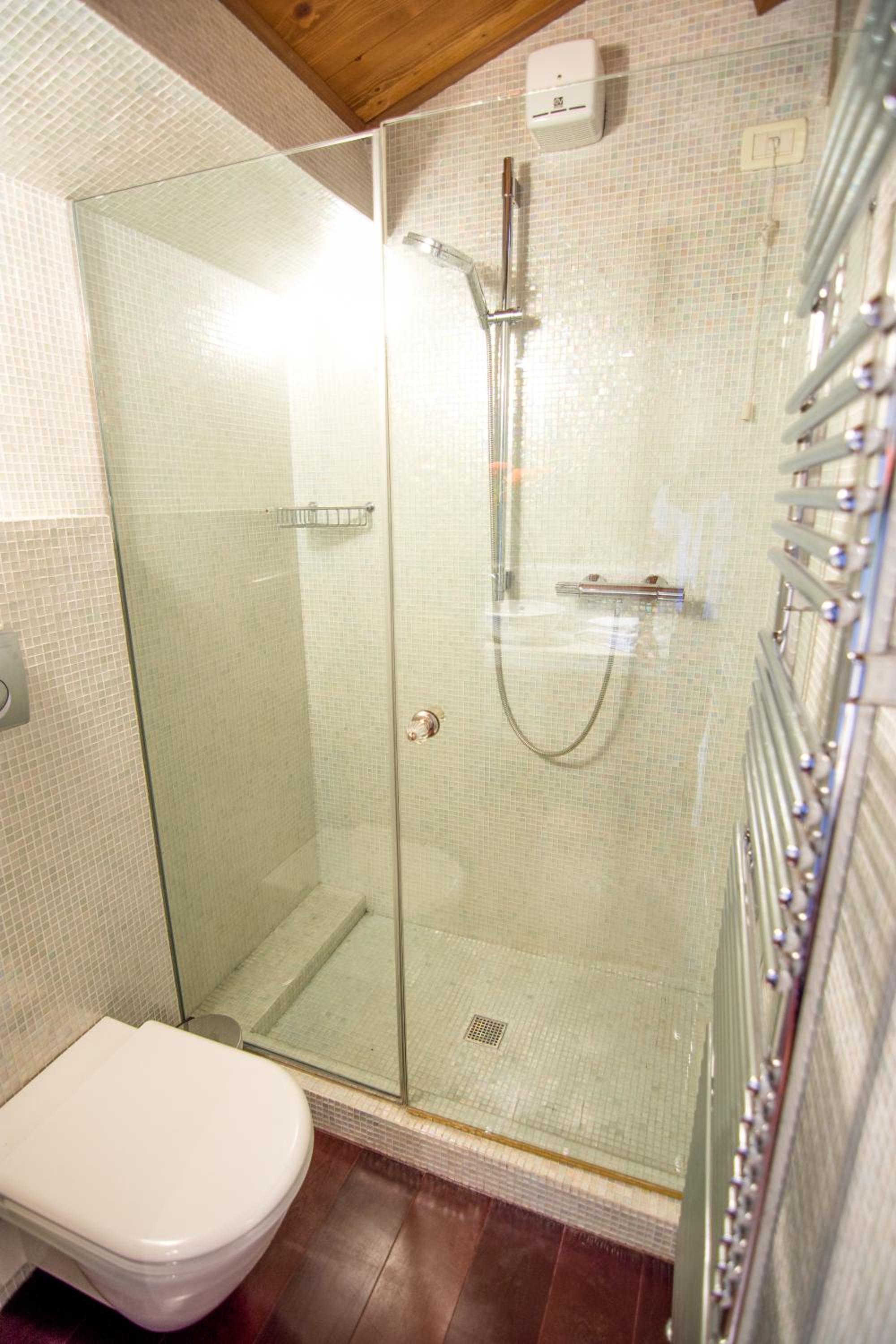 Apartment - Split Level - Photo 5