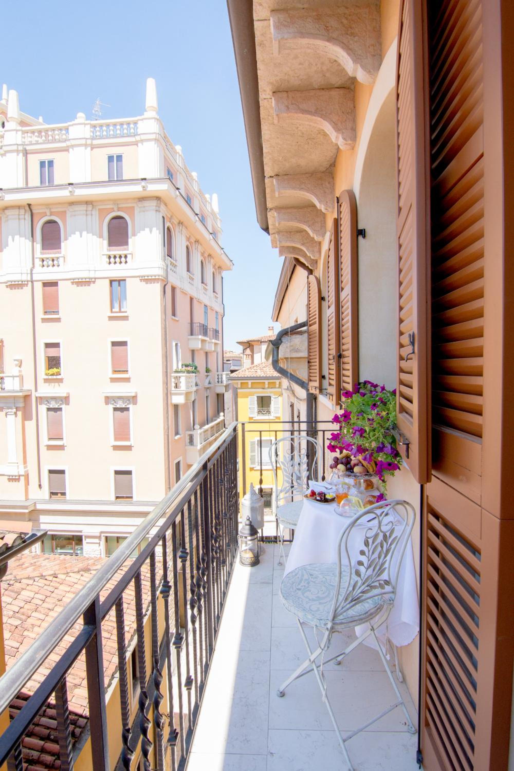 Apartment - Split Level - Photo 3