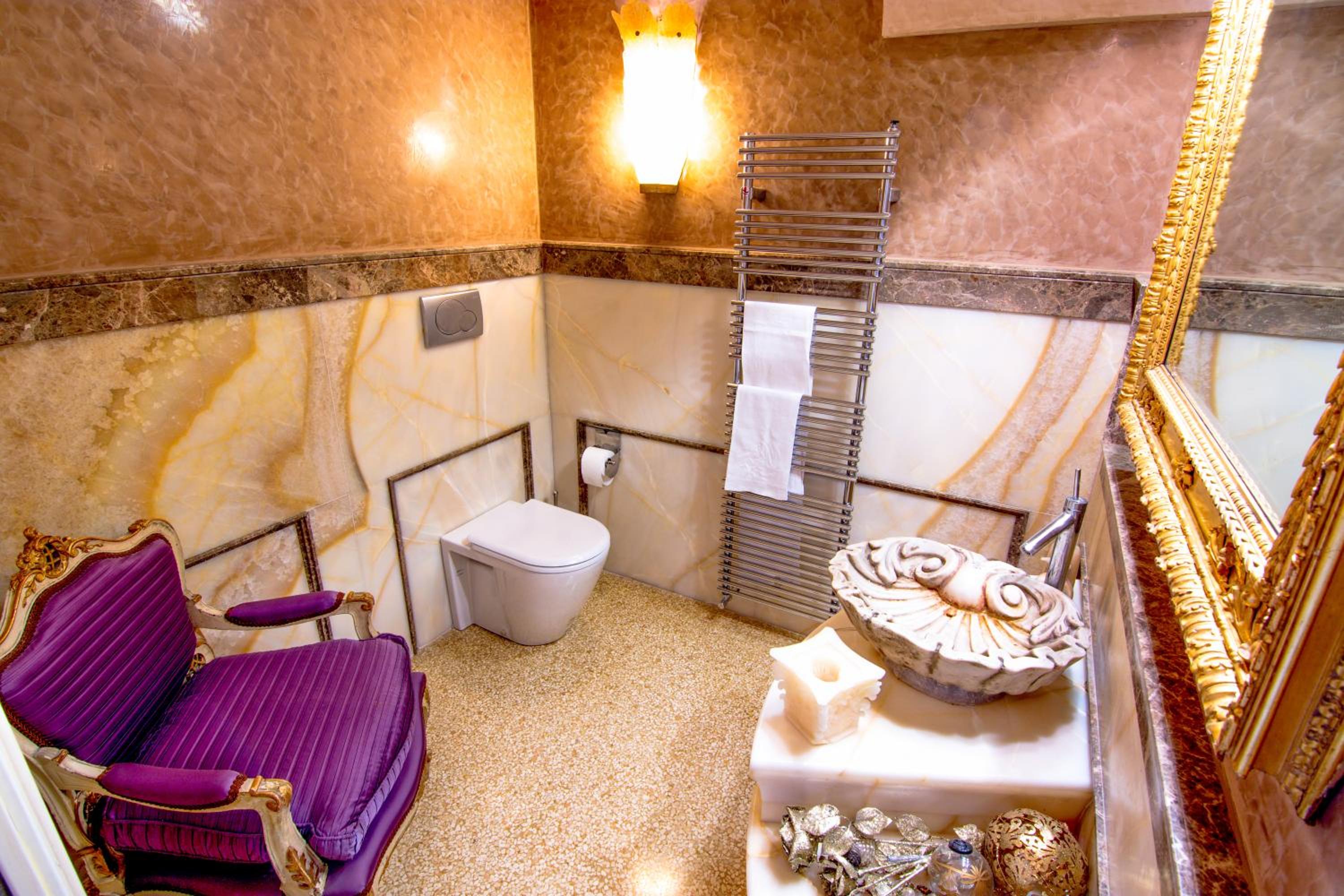 Apartment - Split Level - Photo 32
