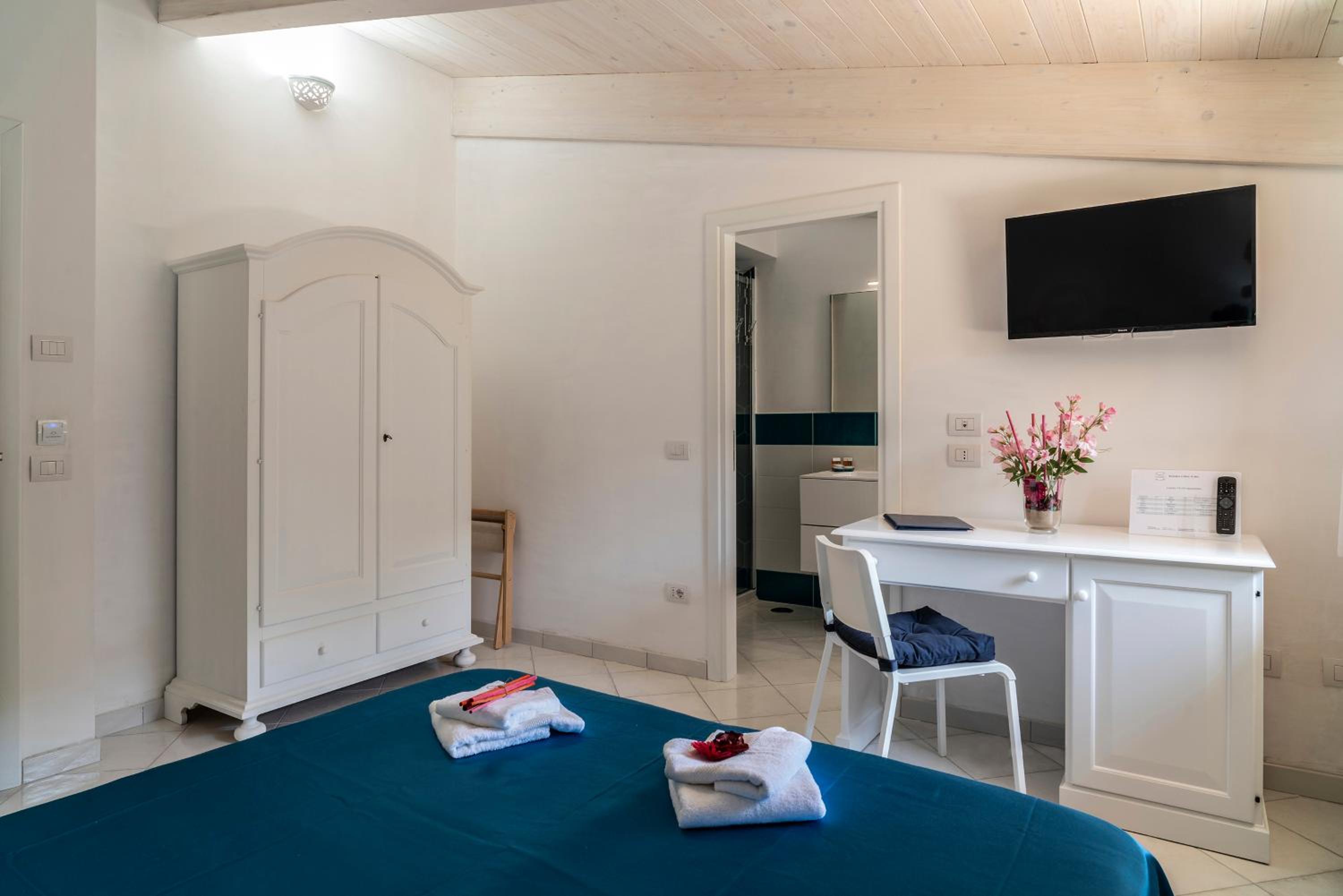 Double Room - Photo 1