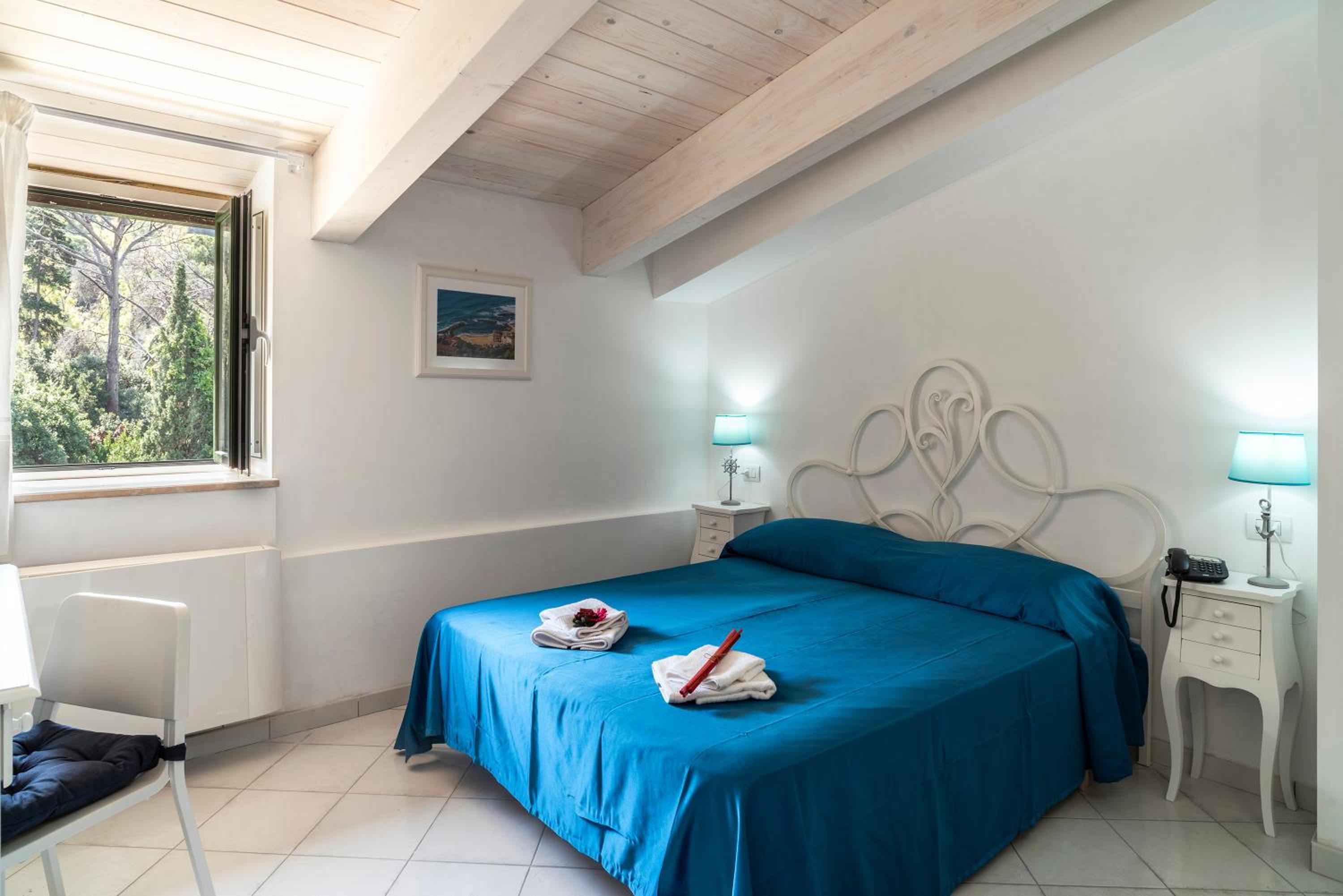 Double Room - Photo 4
